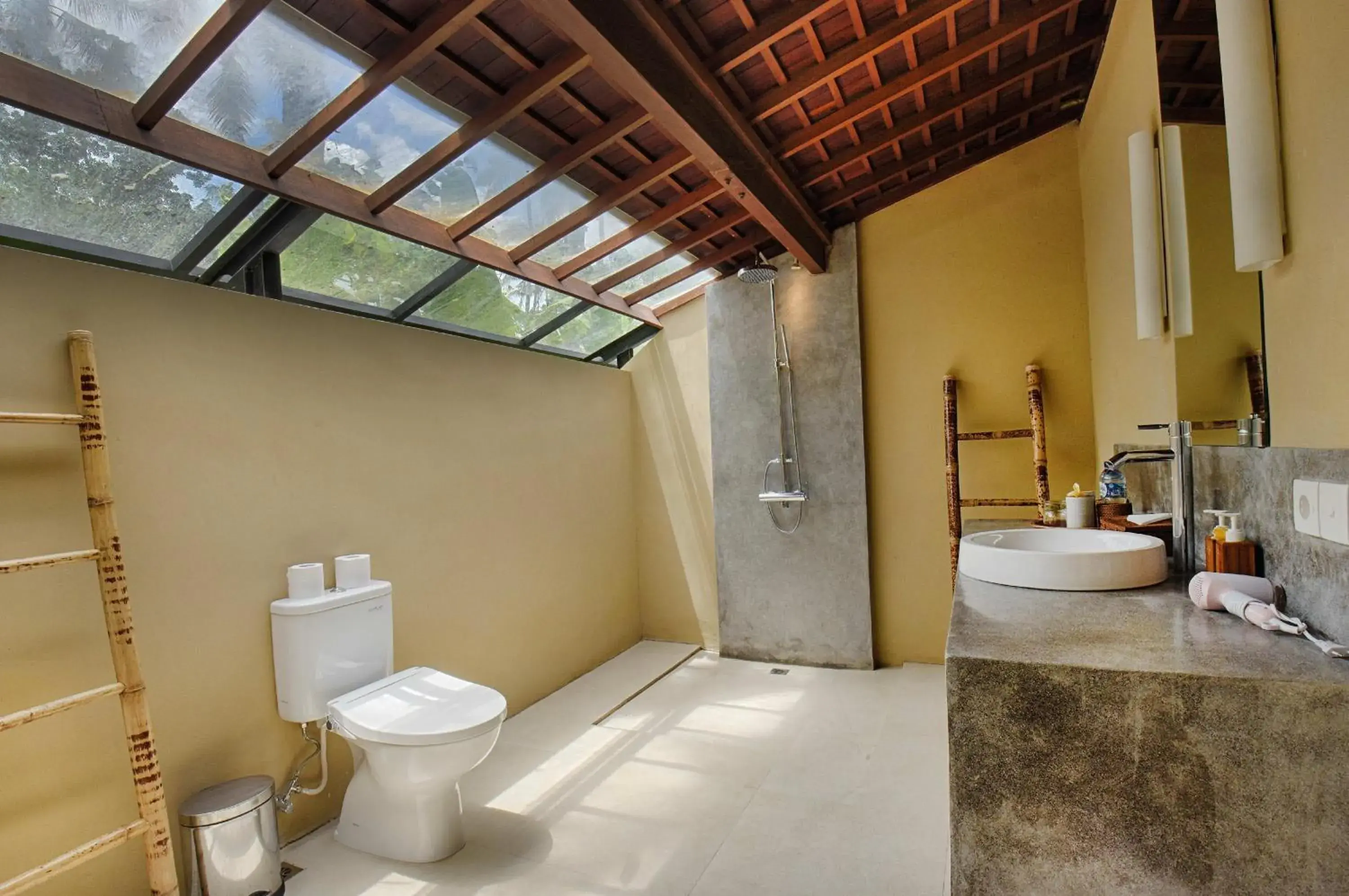 Bathroom in Samkhya Villas - Free 1x Floating Breakfast or Minibar Bathroom in Samkhya Villas - Free 1x Floating Breakfast or Minibar