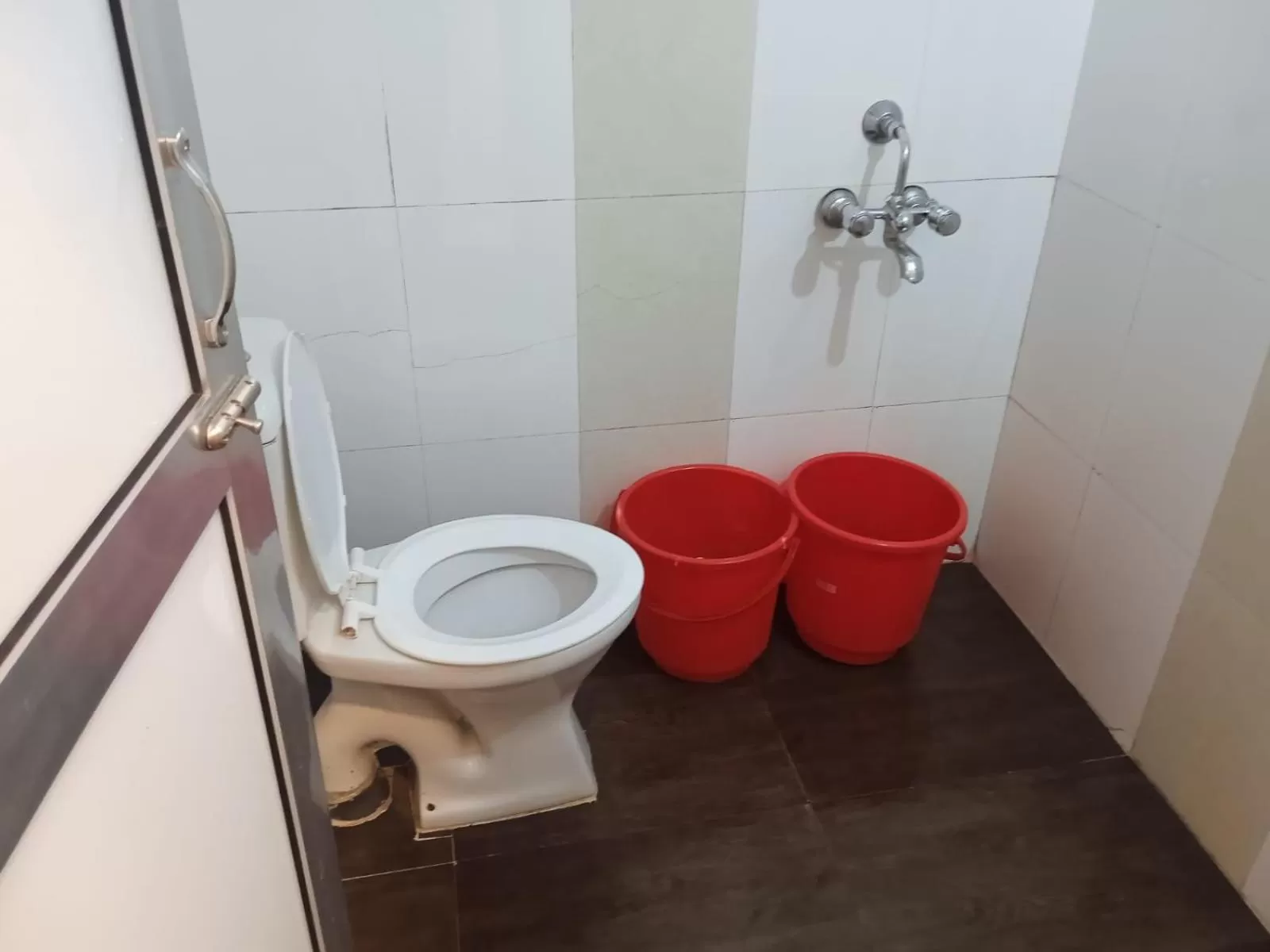 Bathroom in Sayeban Hotel