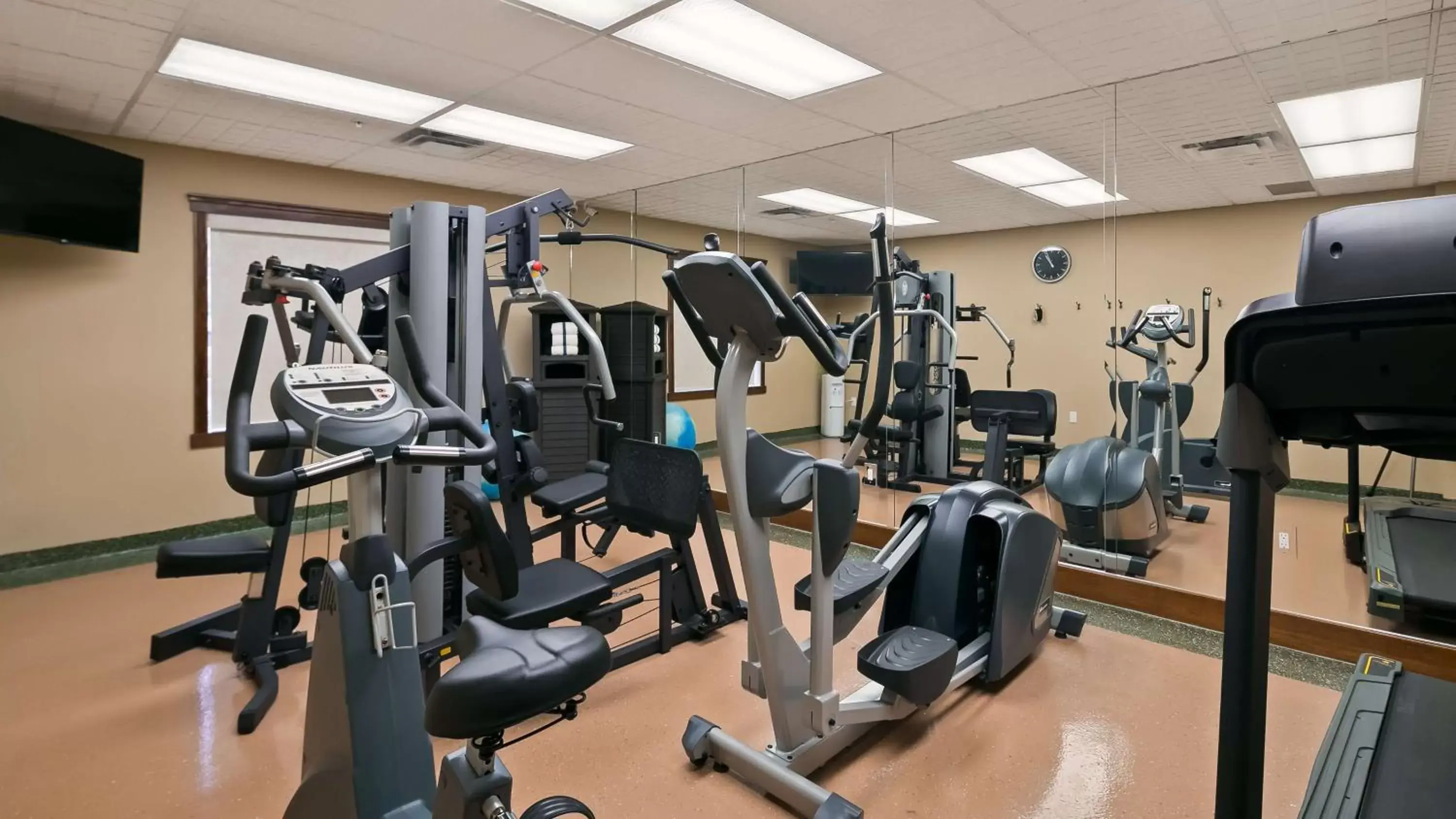 Fitness centre/facilities, Fitness Center/Facilities in Best Western Diamond Inn