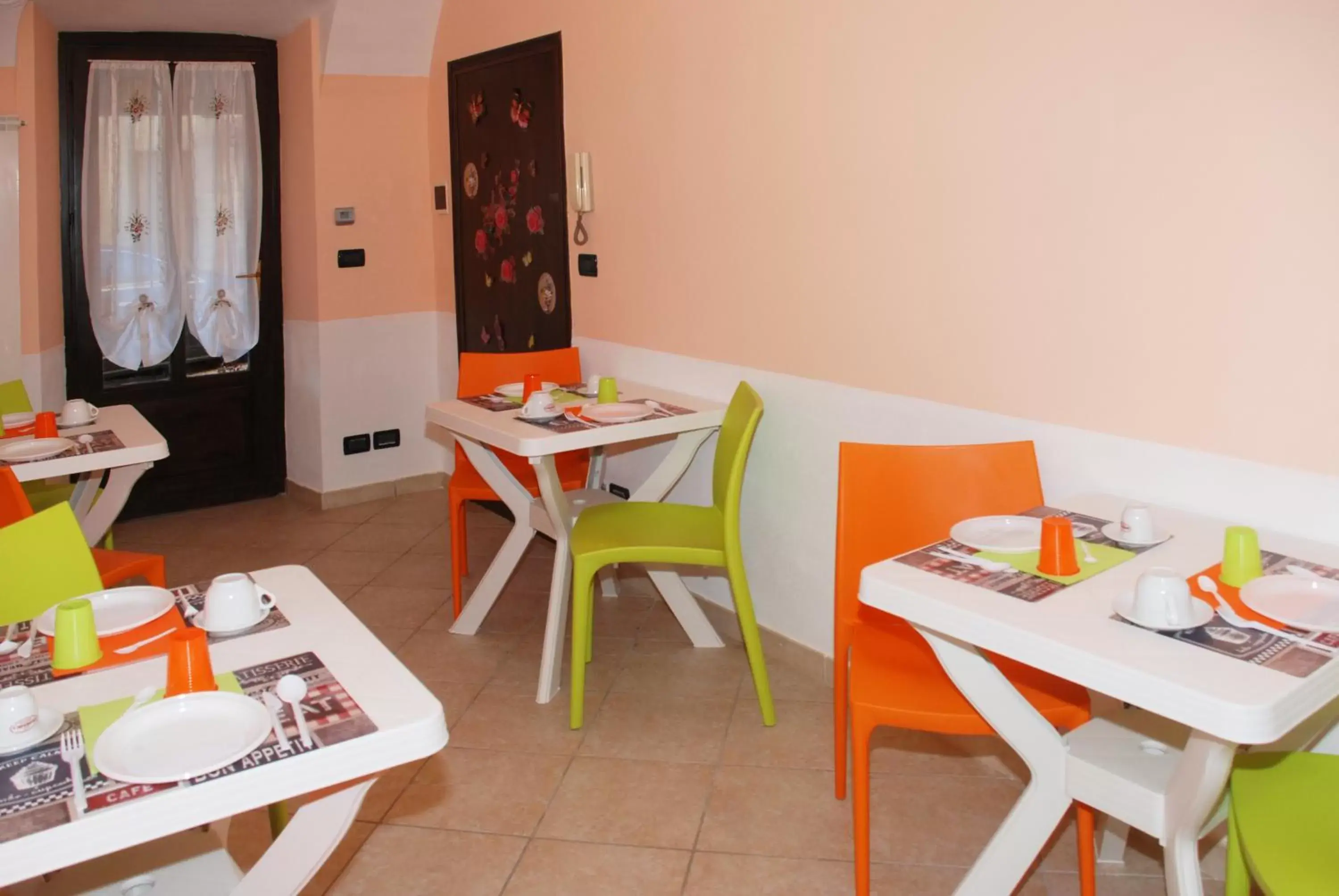 Restaurant/Places to Eat in La Cascina