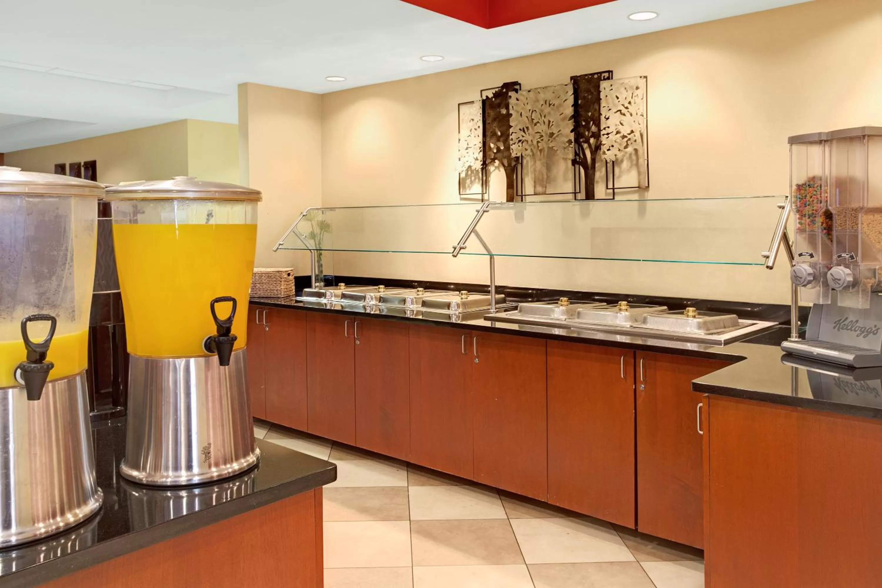 Restaurant/places to eat in Wyndham Garden Duluth