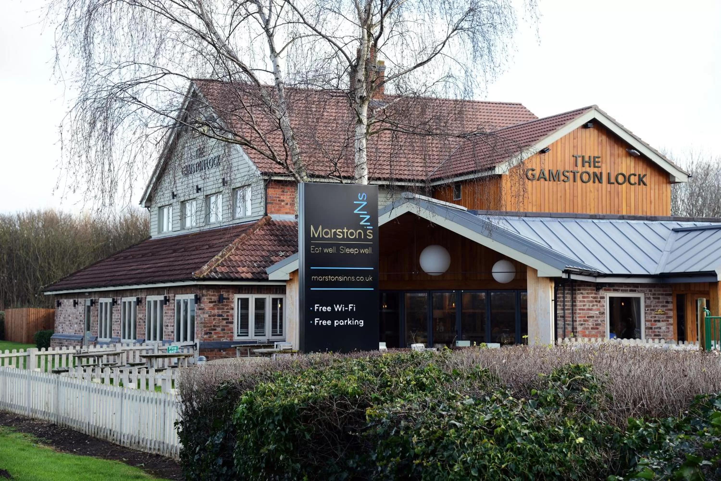 Property building in Gamston Lock, Nottingham by Marston's Inns
