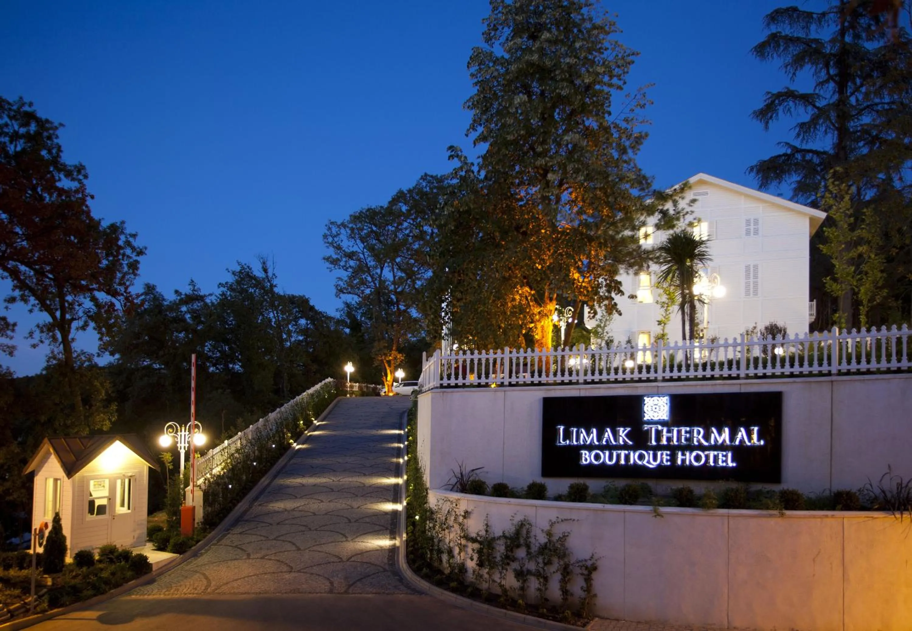 Facade/entrance in Limak Yalova Thermal Boutique Hotel