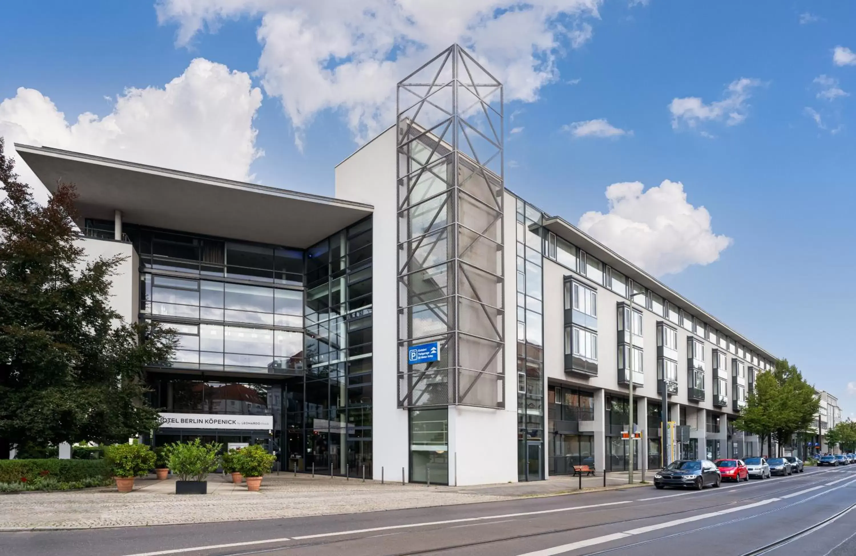 Facade/entrance, Property Building in HOTEL BERLIN KÖPENICK by Leonardo Hotels