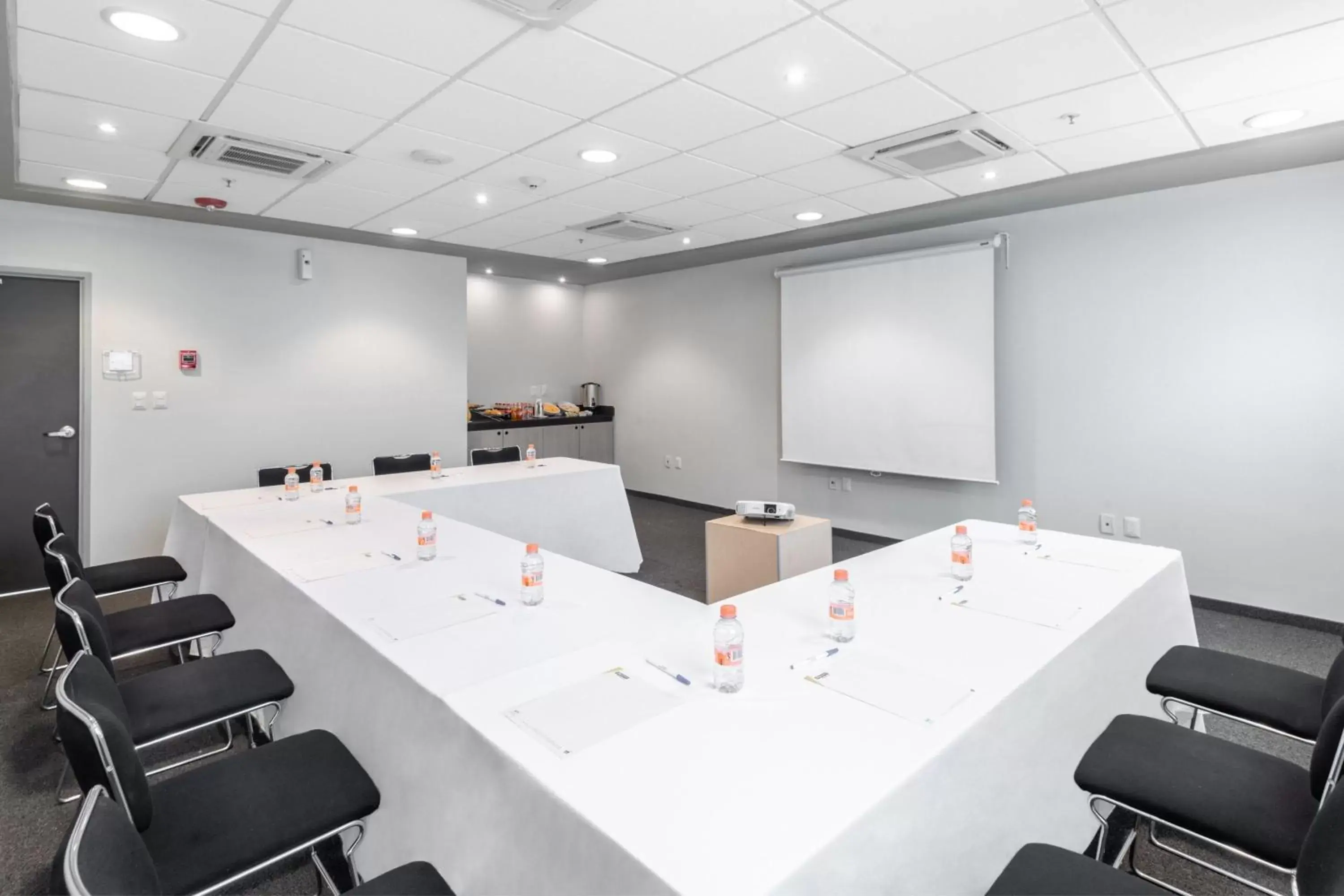 Meeting/conference room in City Express Junior by Marriott Villahermosa