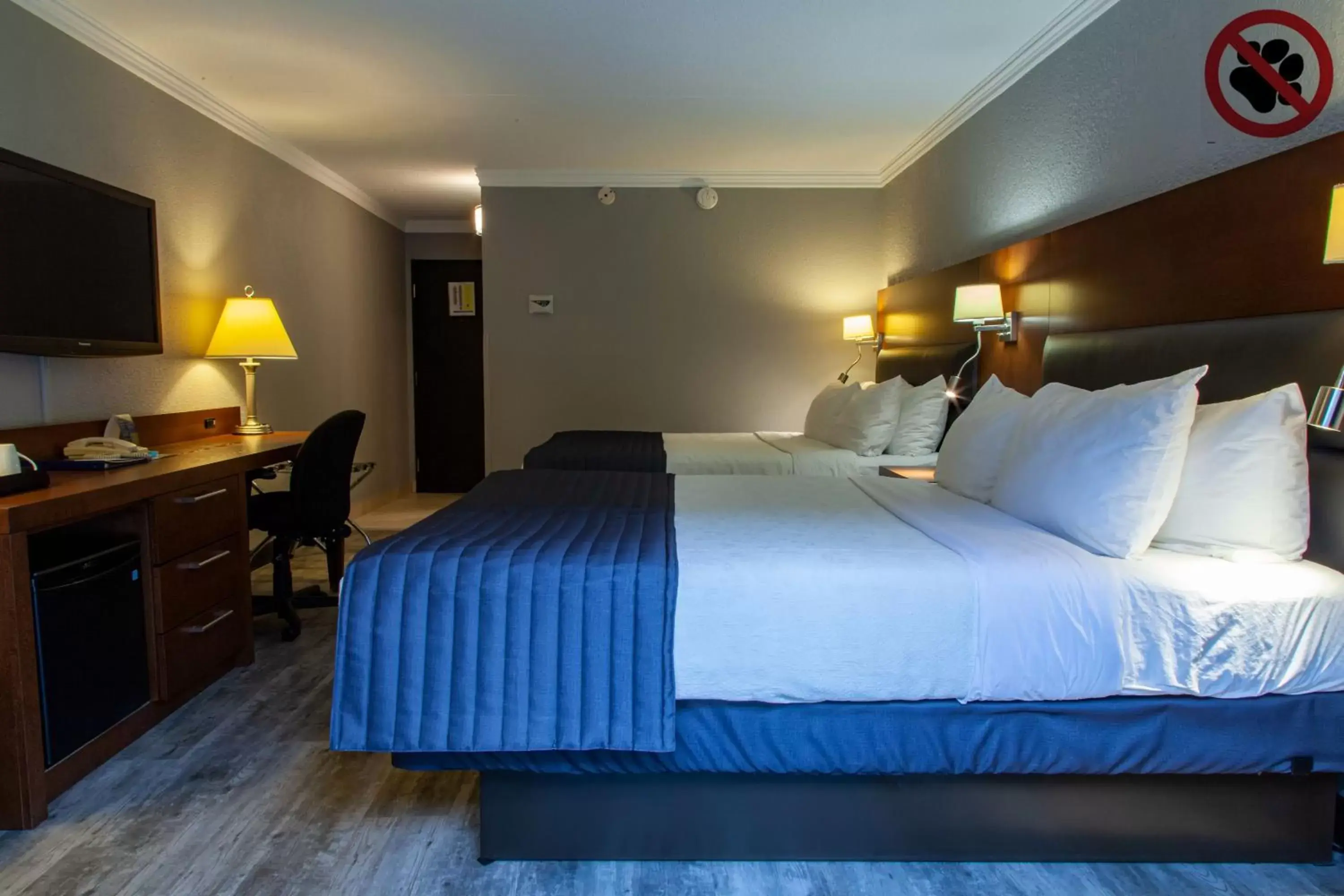 Bed in Best Western Hotel Universel Drummondville