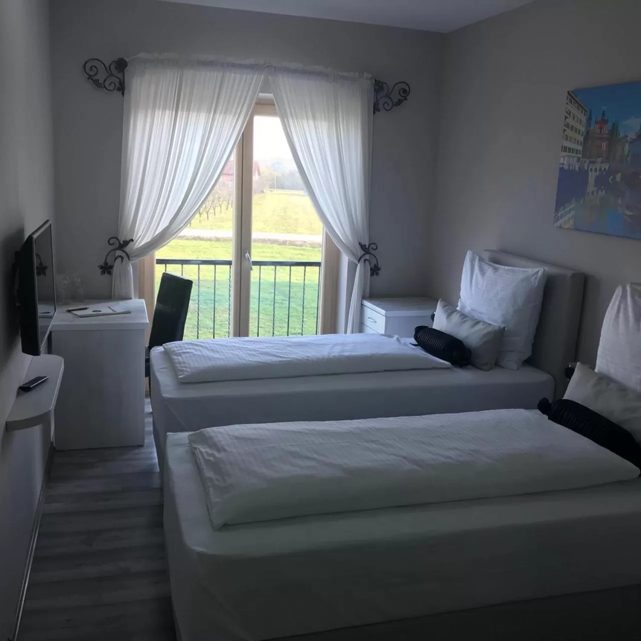 Bed in Hotel Bakarni Lonac