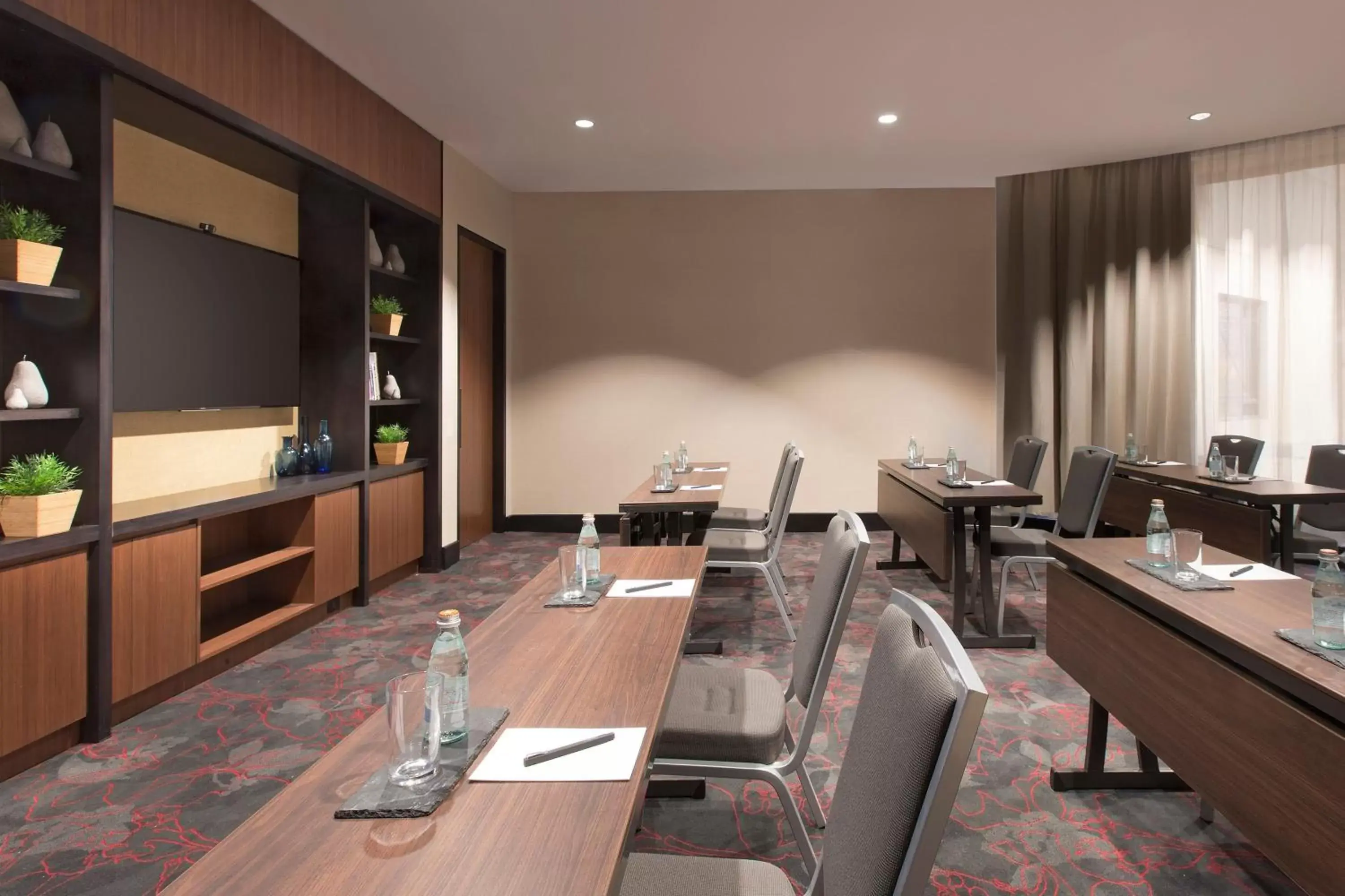 Meeting/conference room, TV/Entertainment Center in Sydney Harbour Marriott Hotel at Circular Quay