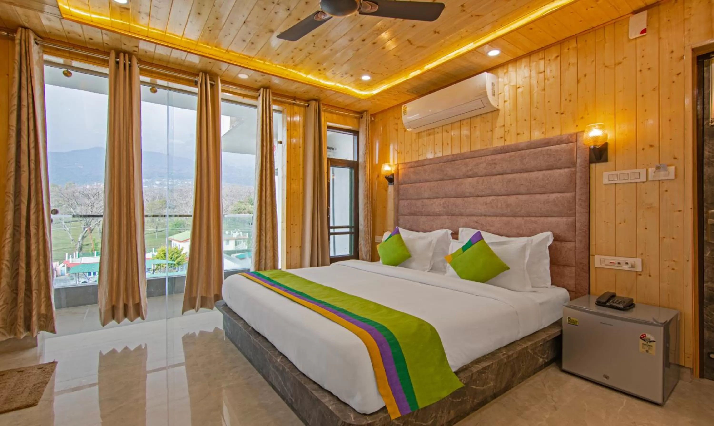 Bed in Treebo Ortus Residency