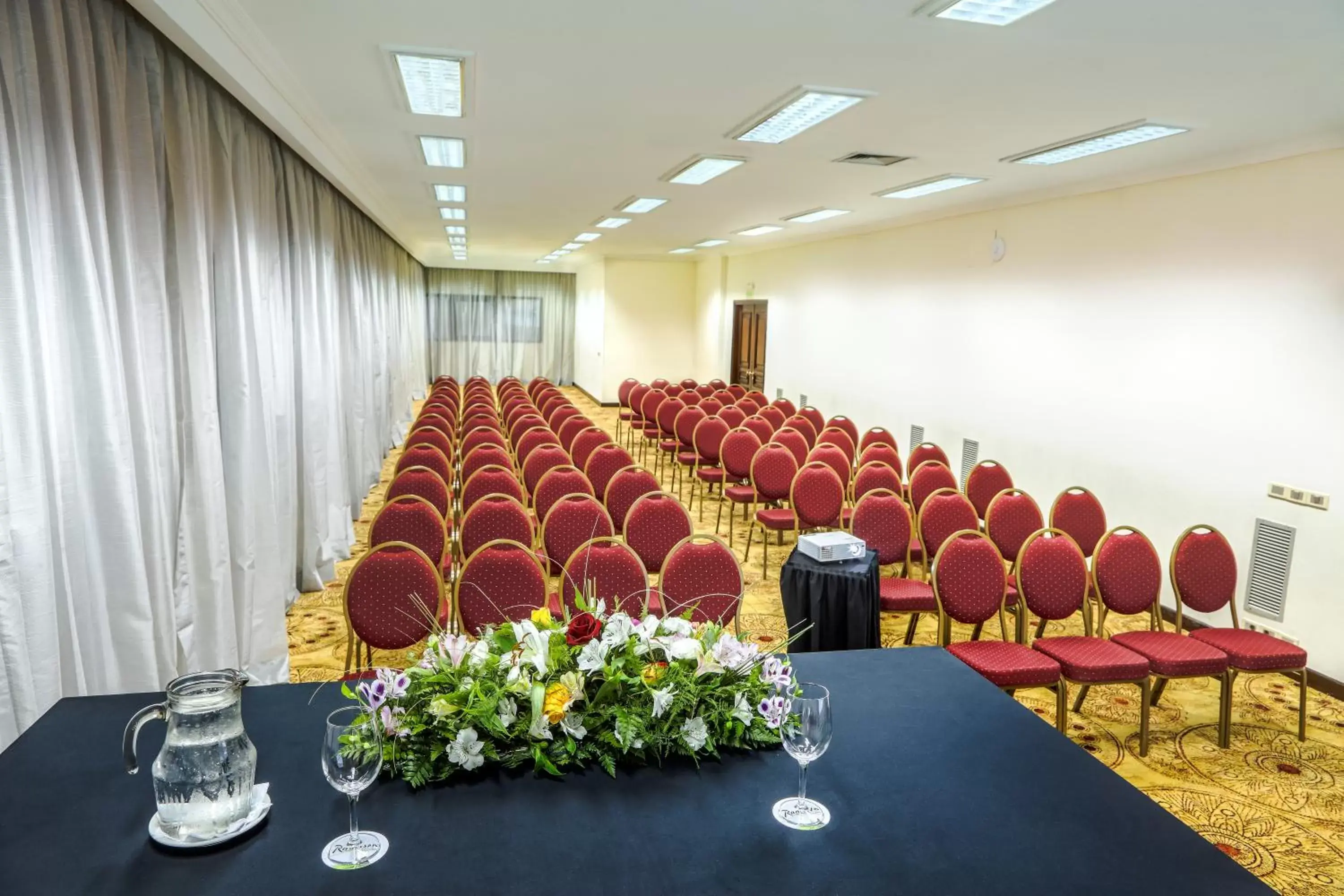 Meeting/conference room in Radisson Montevideo Victoria Plaza