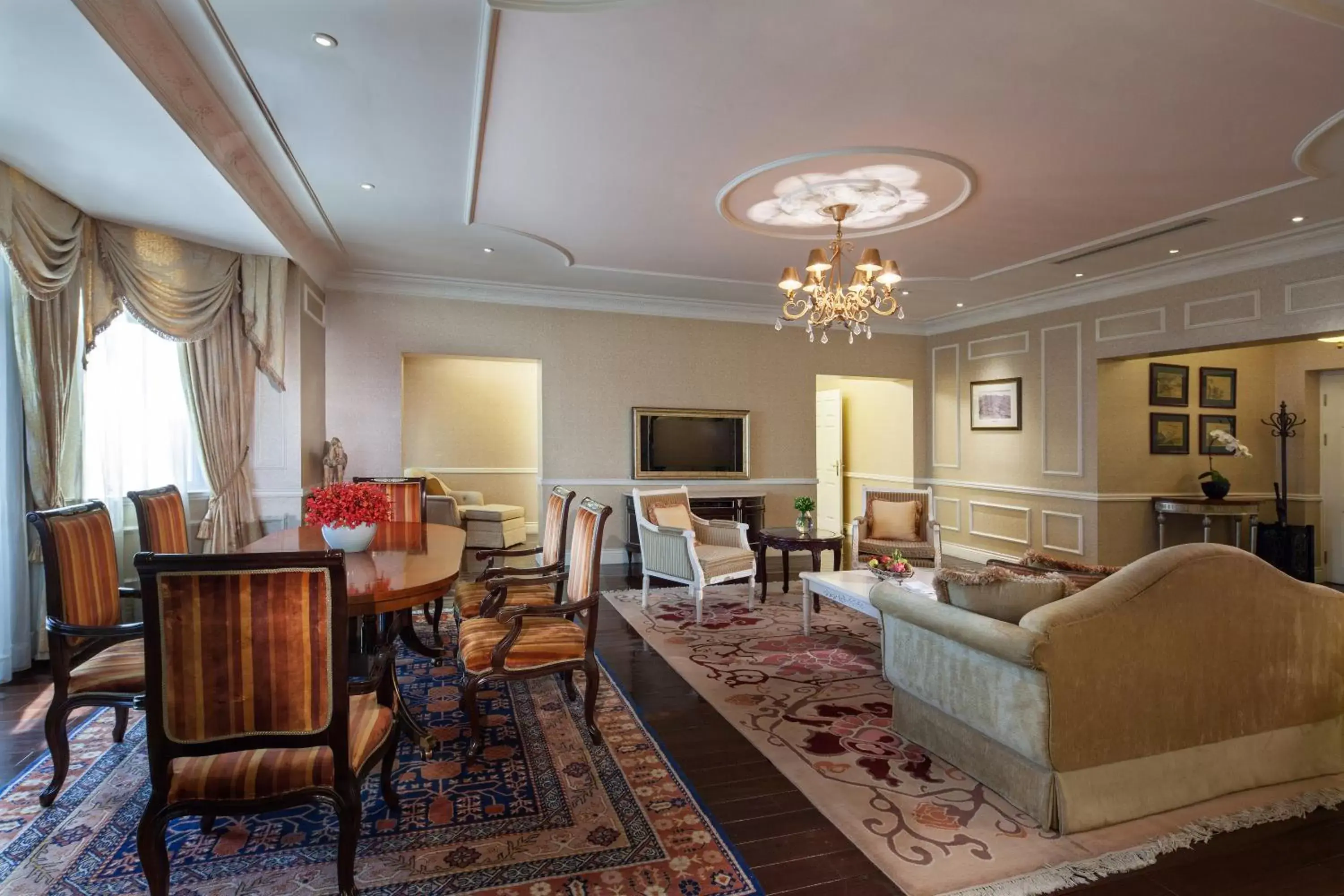 Photo of the whole room, Seating Area in Beijing Hotel NUO Forbidden City