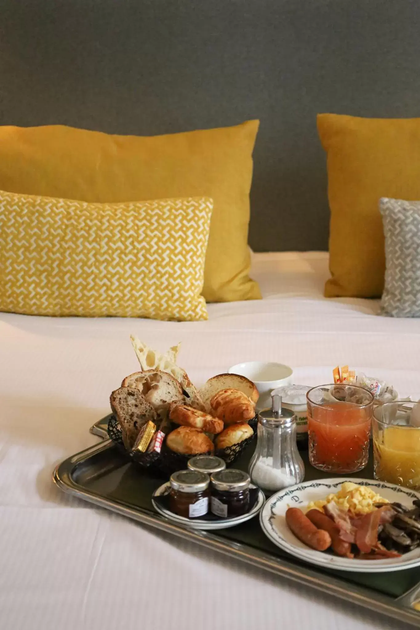 Breakfast, Bed in Best Western Plus Hotel de Dieppe 1880