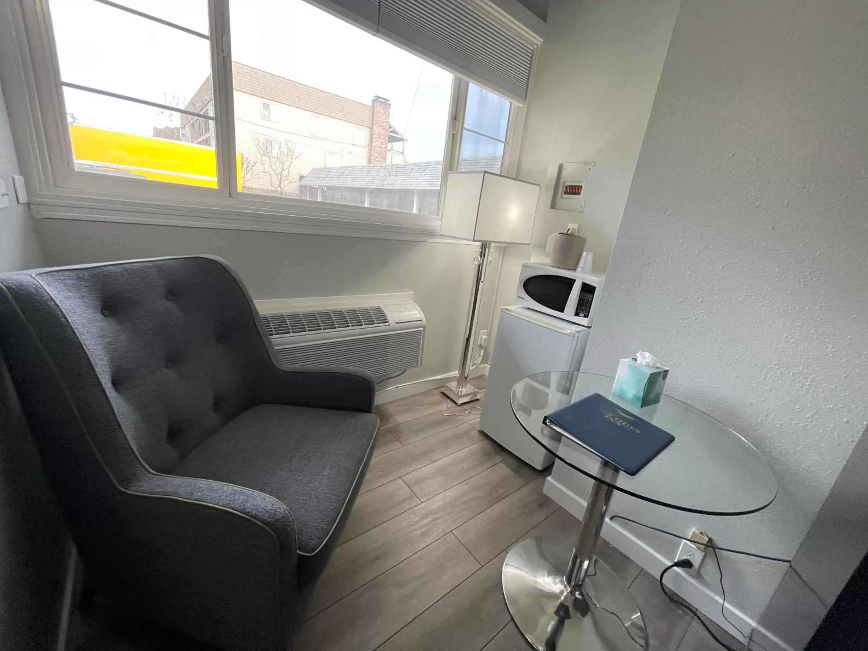 King Standard/No Ocean View in Tides Inn & Suites