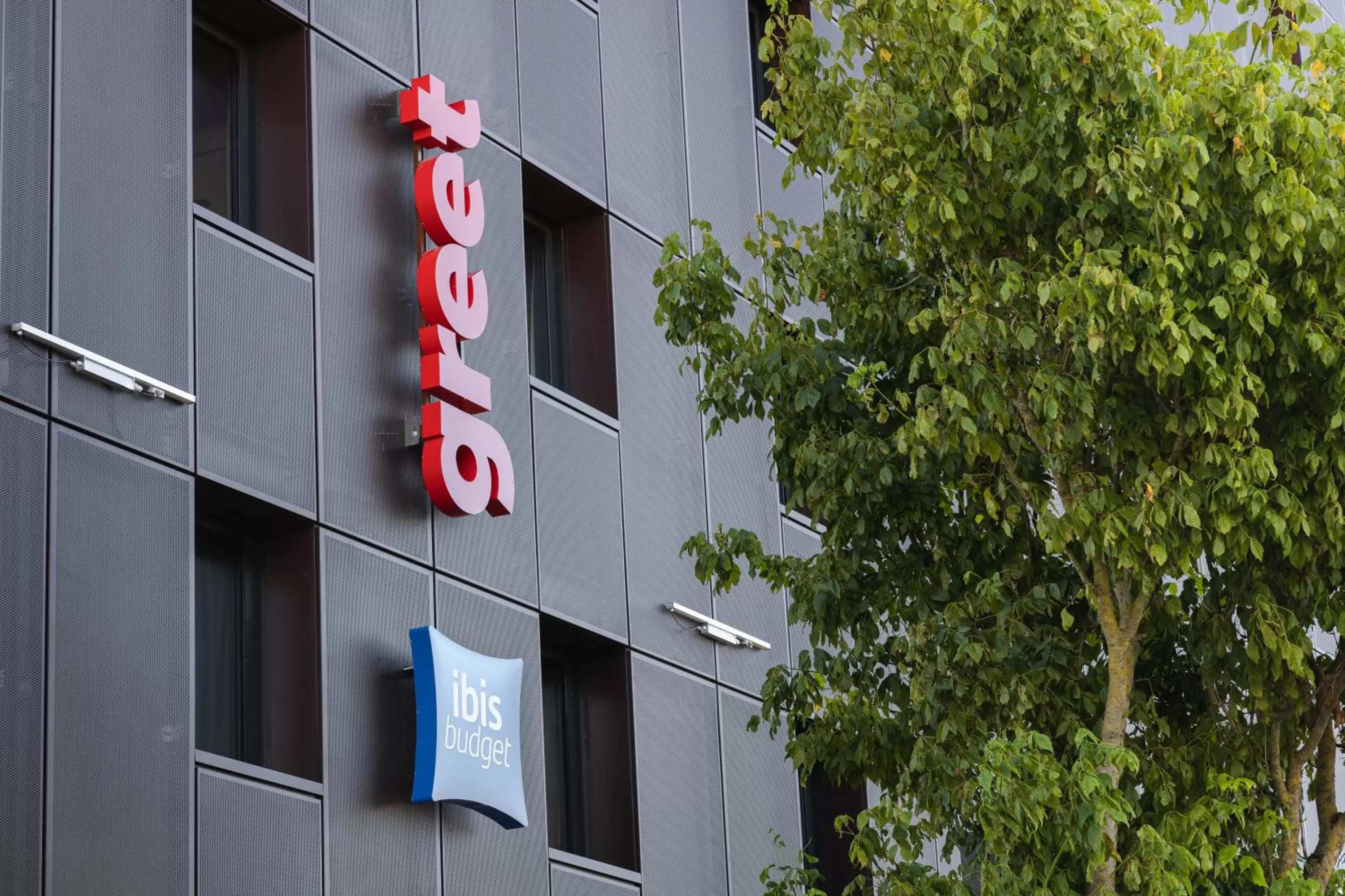 Property building in greet Hotel La Rochelle Centre