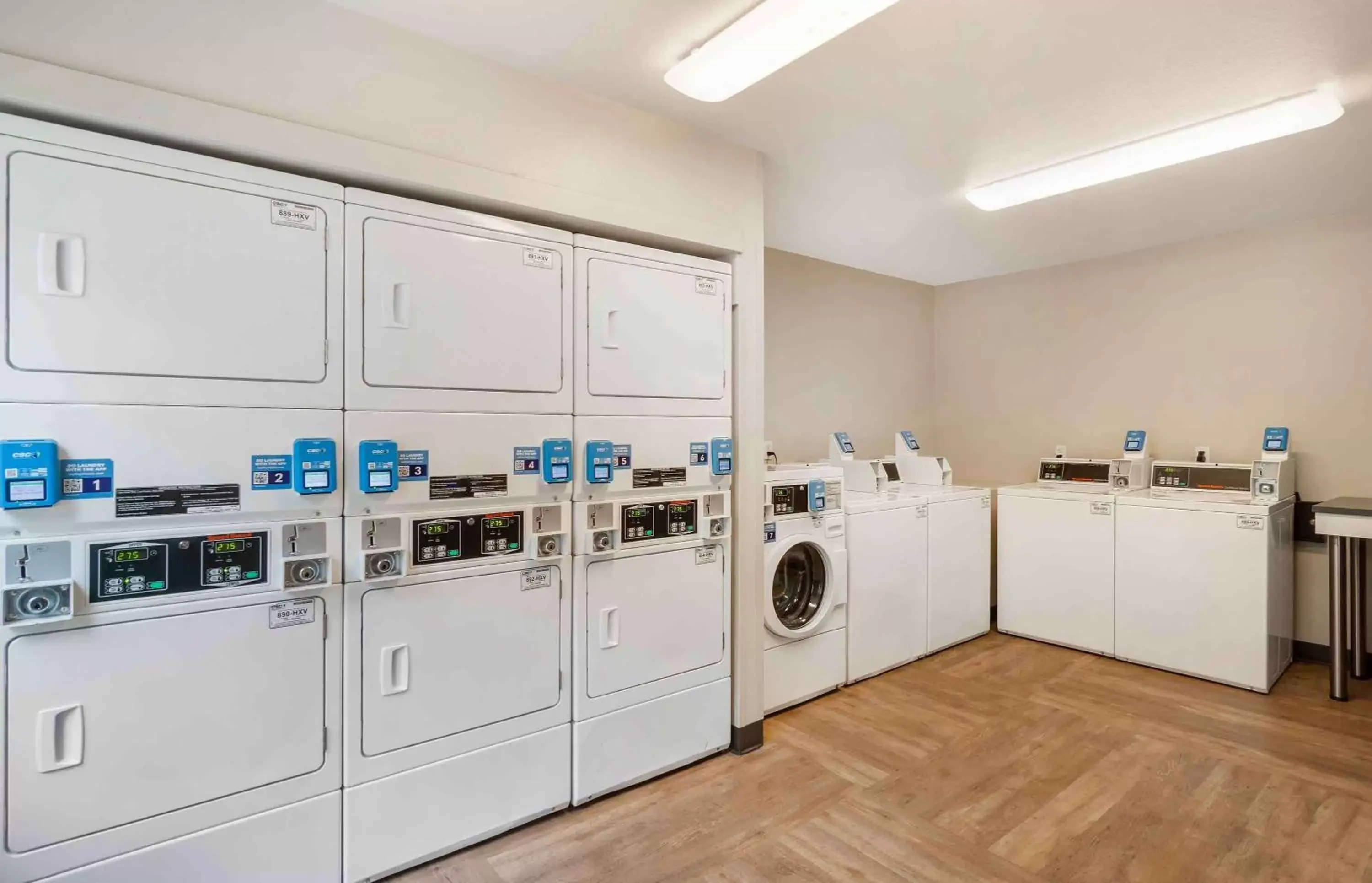 Property building in Extended Stay America Suites - San Francisco - San Mateo - SFO Property building in Extended Stay America Suites - San Francisco - San Mateo - SFO