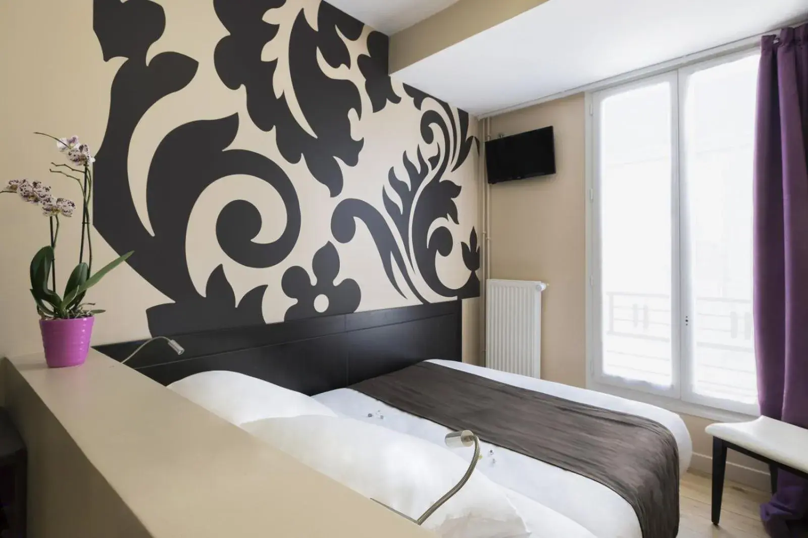 Photo of the whole room, Bed in Hotel Bastille