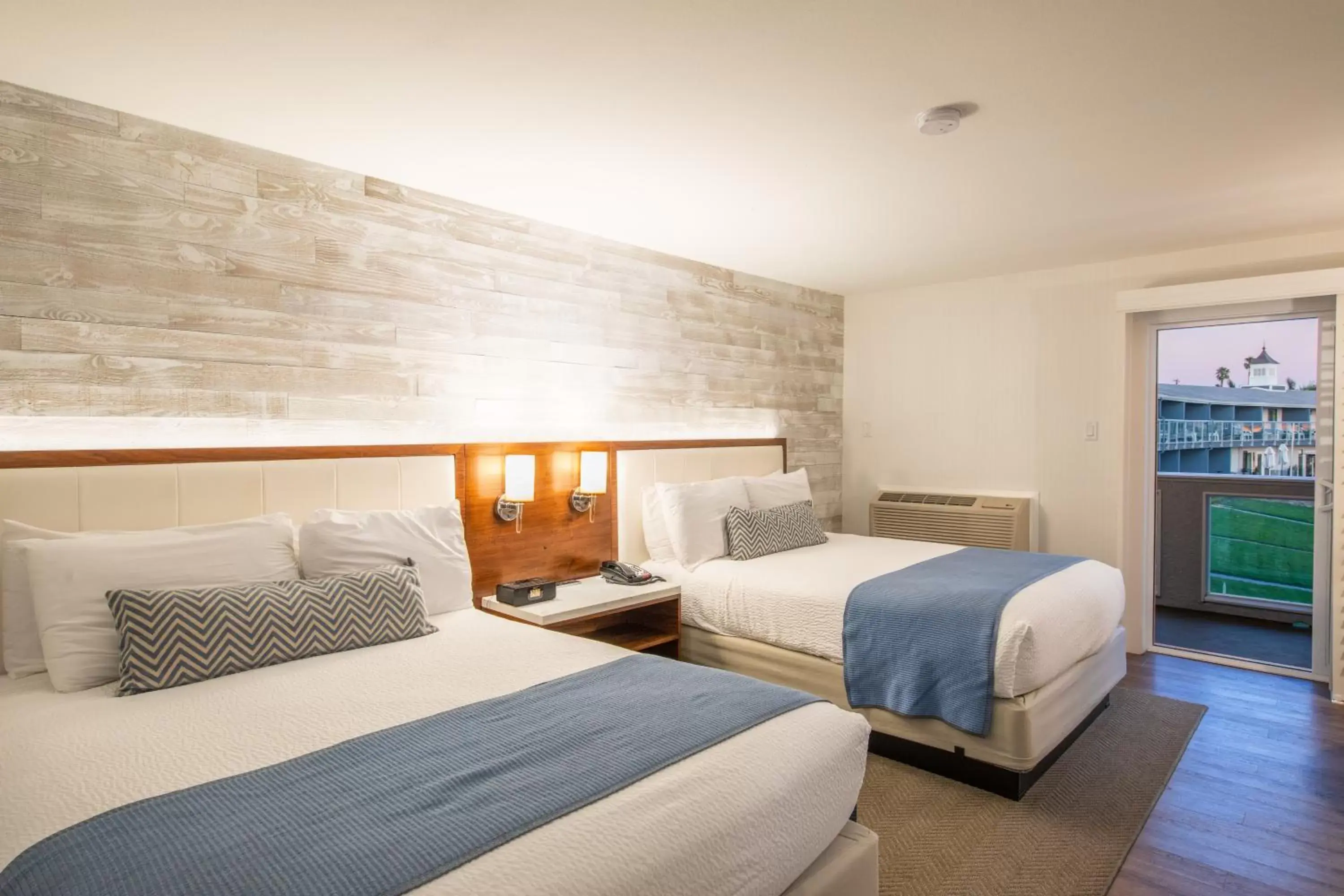 Bedroom, Bed in SeaCrest Oceanfront Hotel