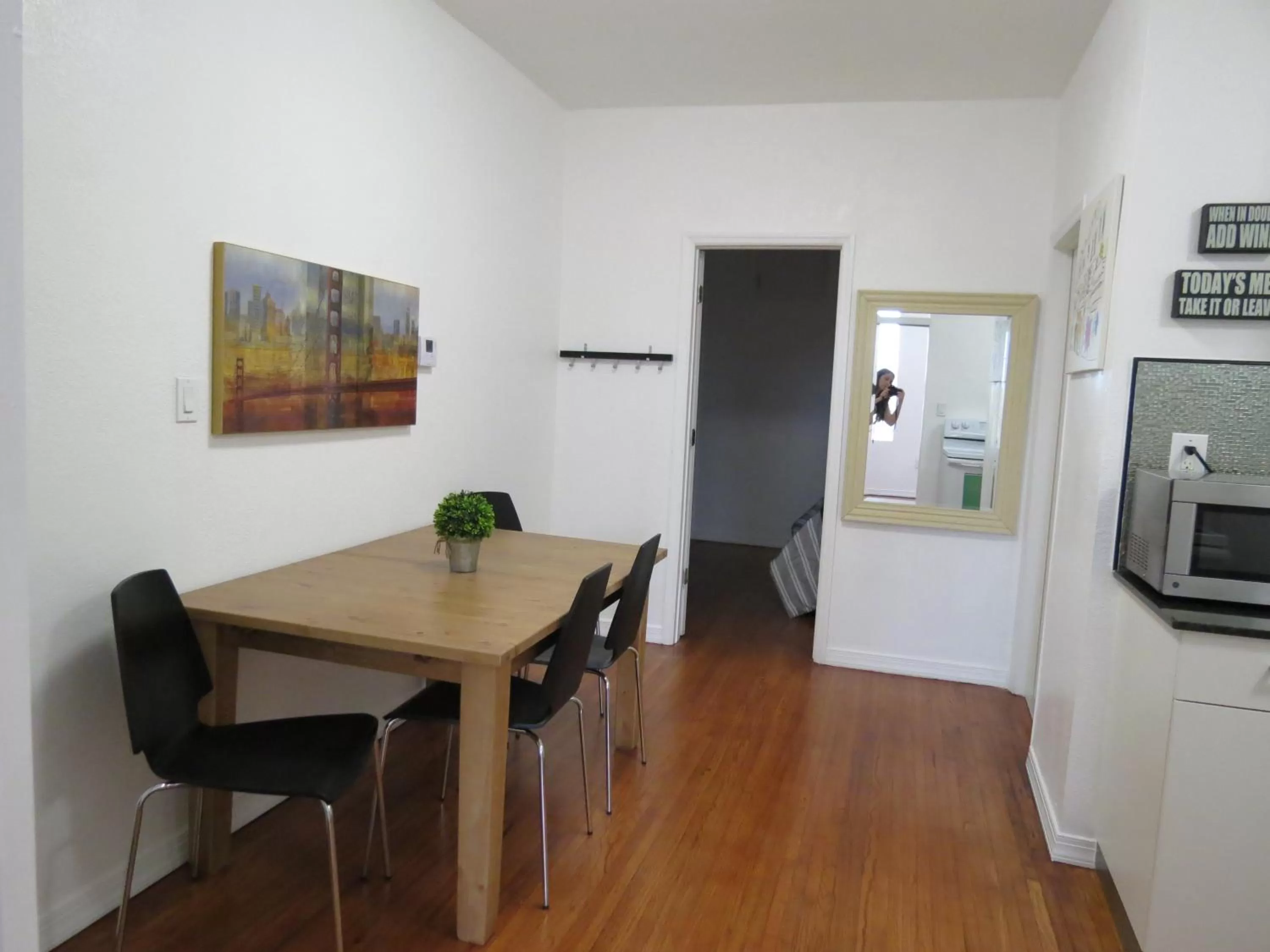 Dining area in Harding Boutique Apartments