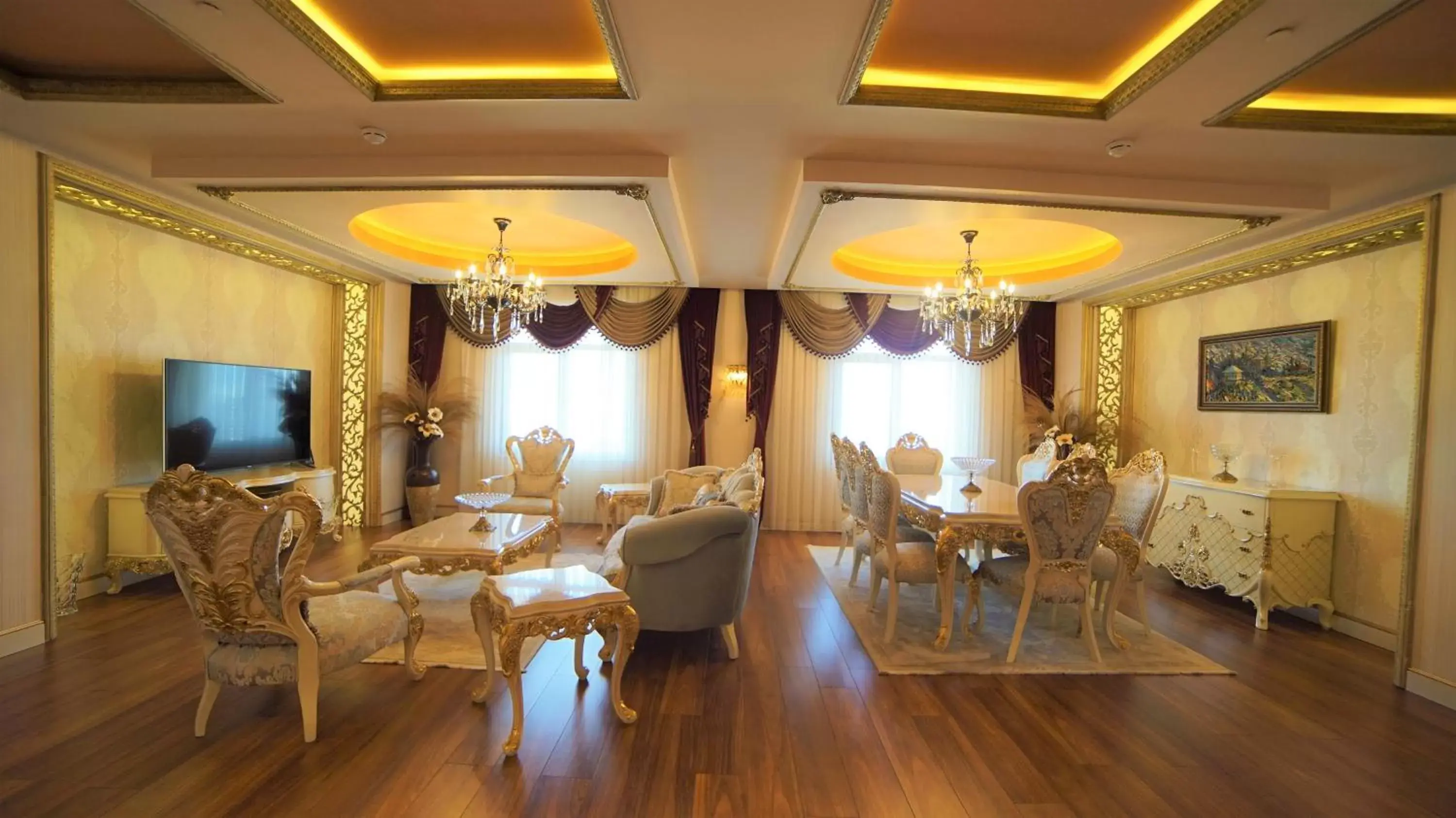 Living room, Restaurant/Places to Eat in Wyndham Batumi