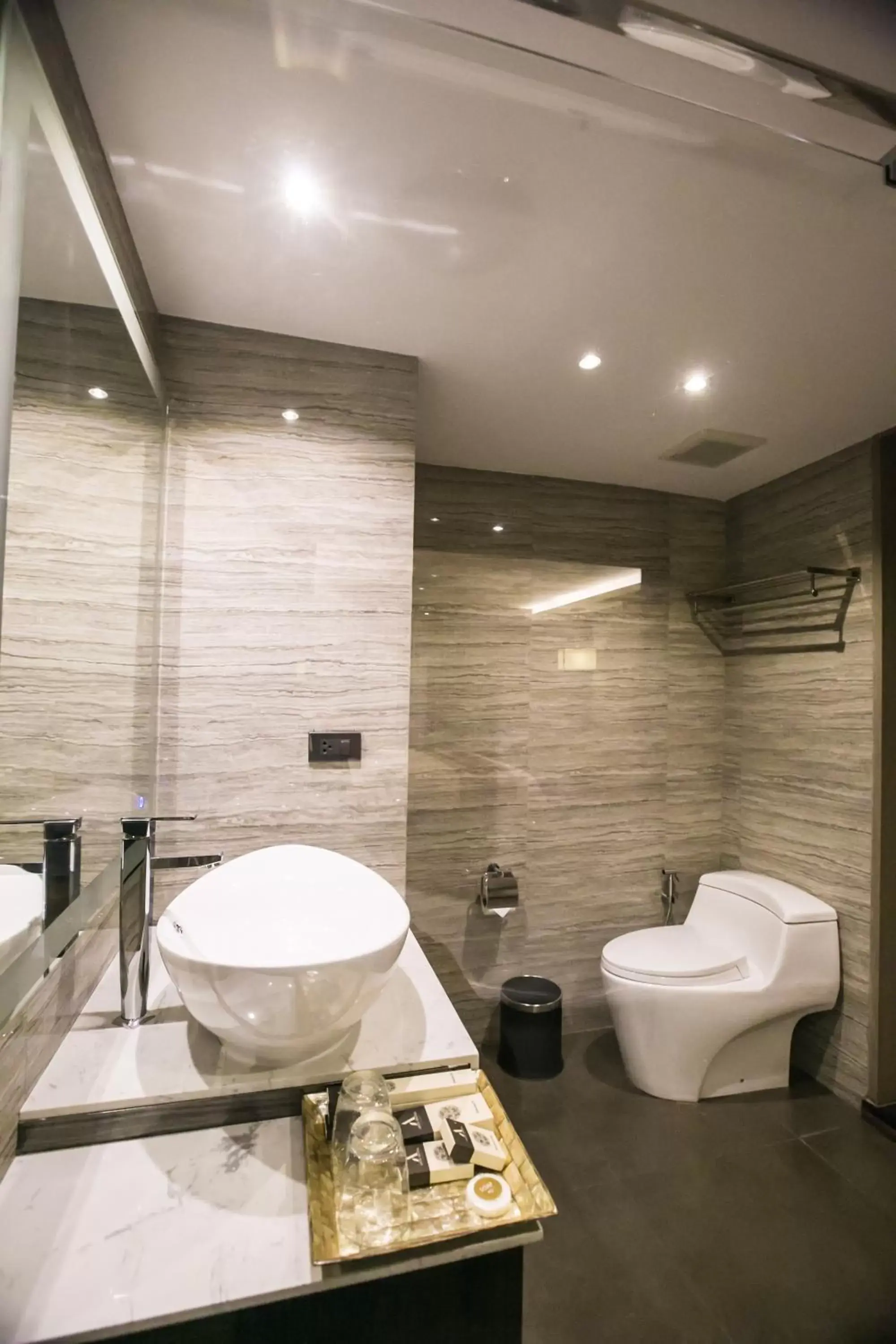 Bathroom in Arte Hotel - SHA Extra Plus