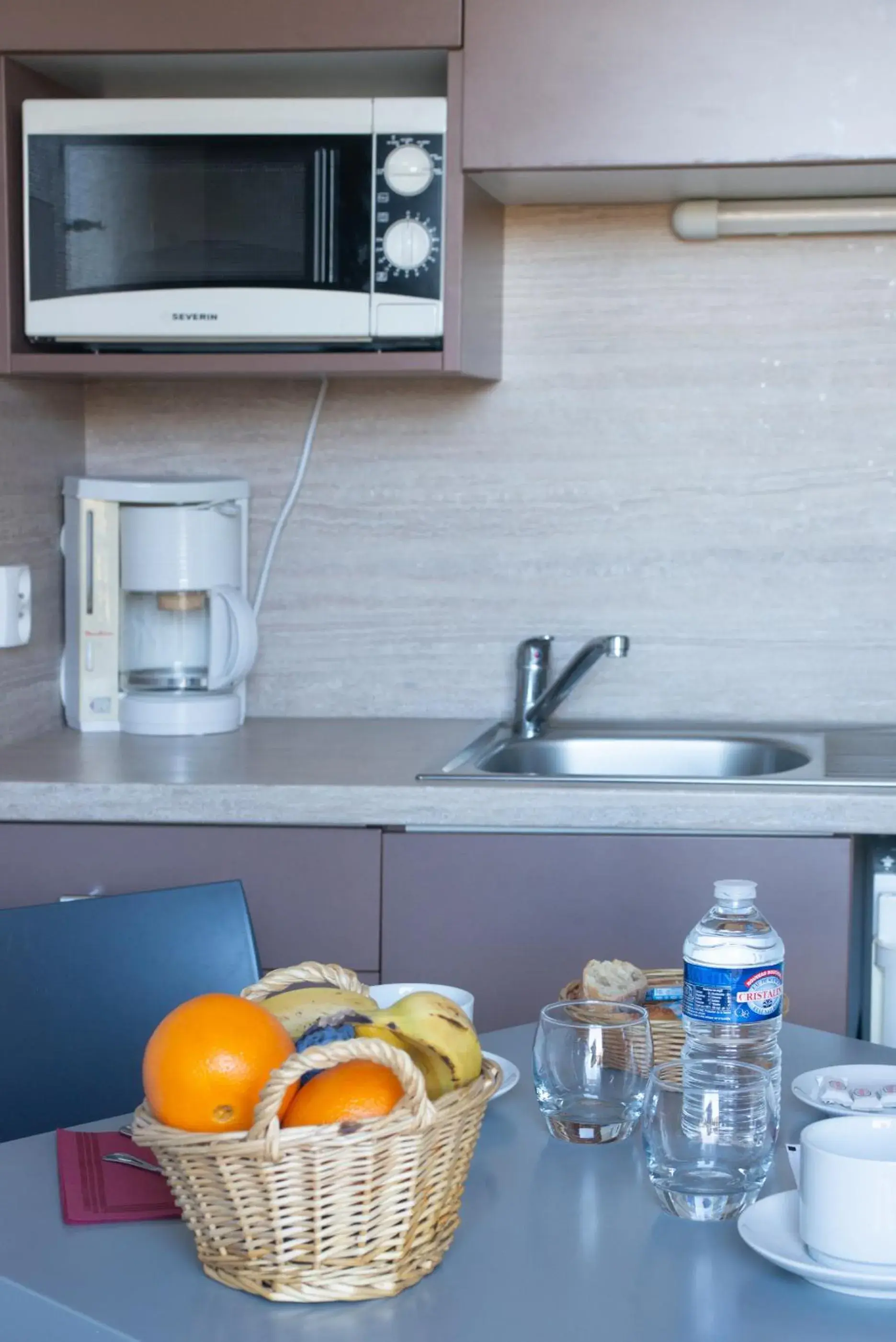 Dining area, Kitchen/Kitchenette in L'Espace Thermal