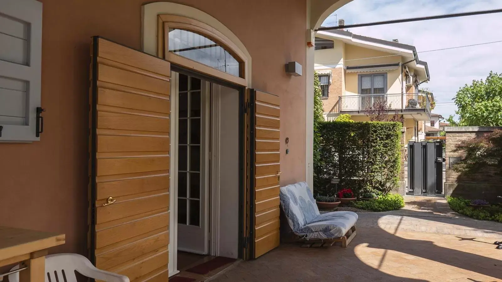 Facade/entrance in Villa Matildis