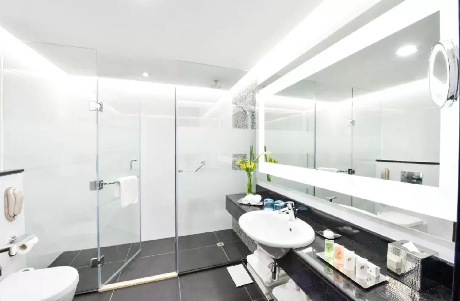 Bathroom in Swiss-Belhotel Seef Bahrain