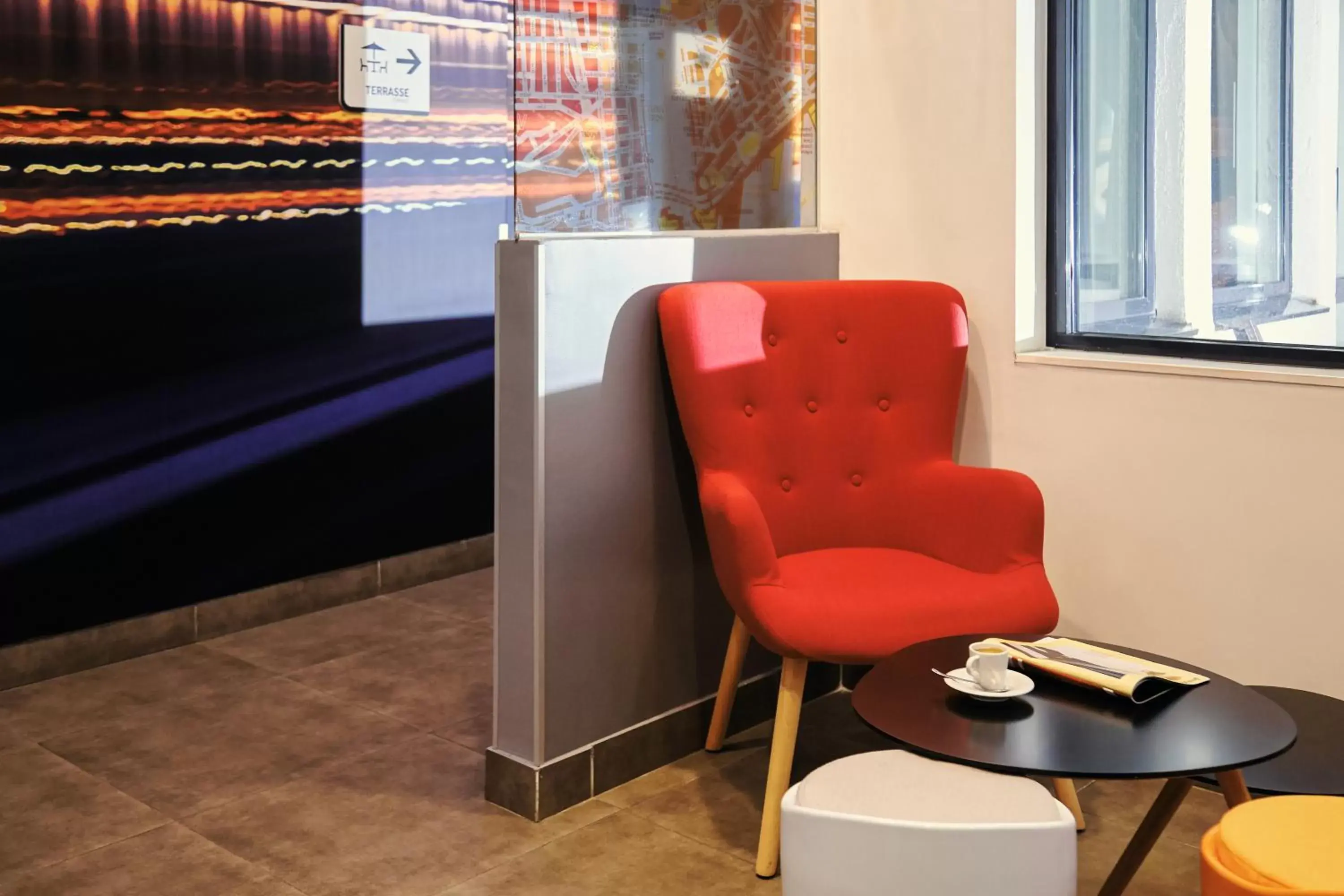 Lounge or bar, Seating Area in ibis Styles Marseille Gare Saint-Charles