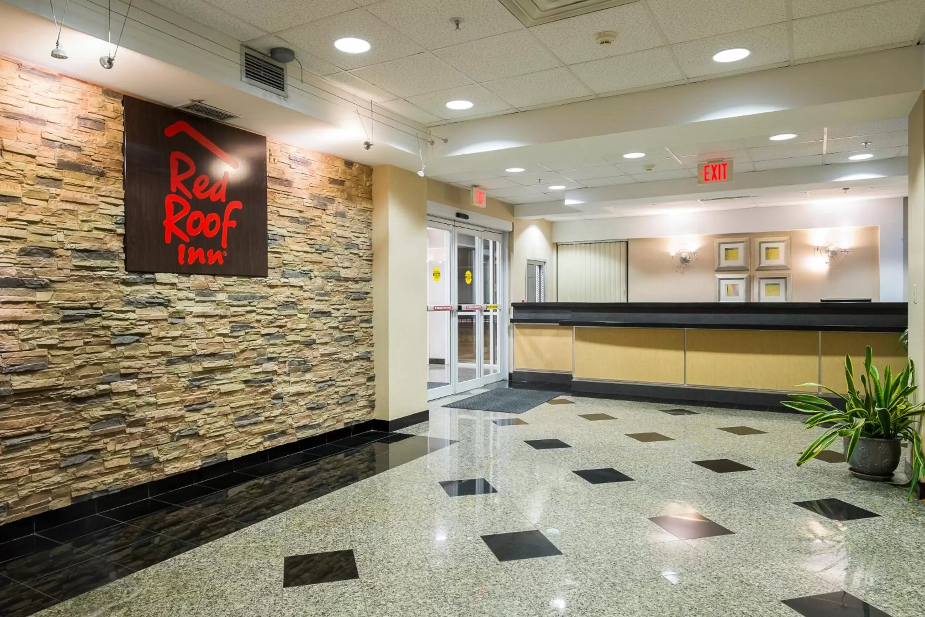 Lobby or reception, Lobby/Reception in Red Roof Inn & Suites Philadelphia - Bellmawr