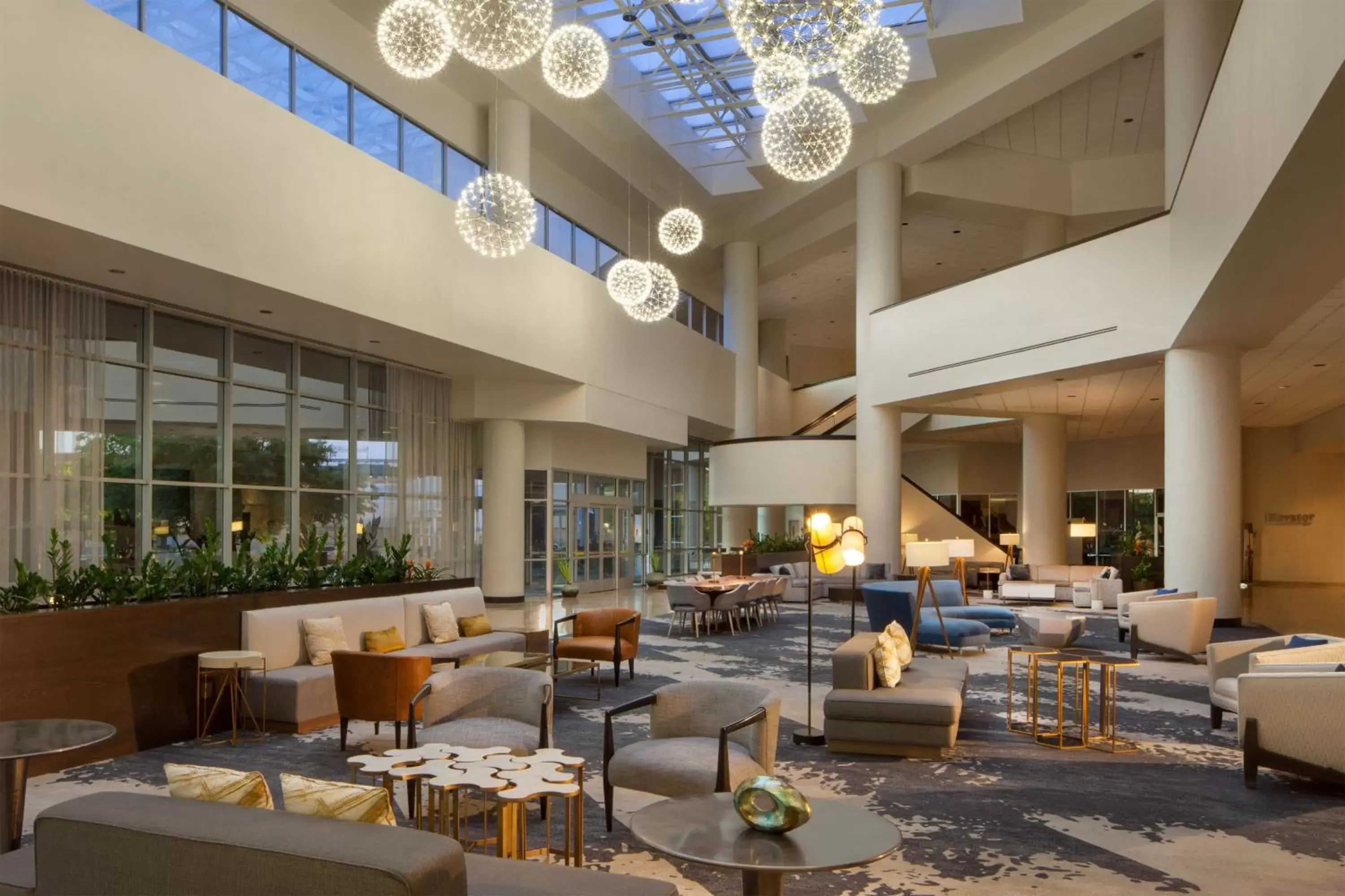 Lobby or reception, Restaurant/Places to Eat in Sheraton Arlington Hotel
