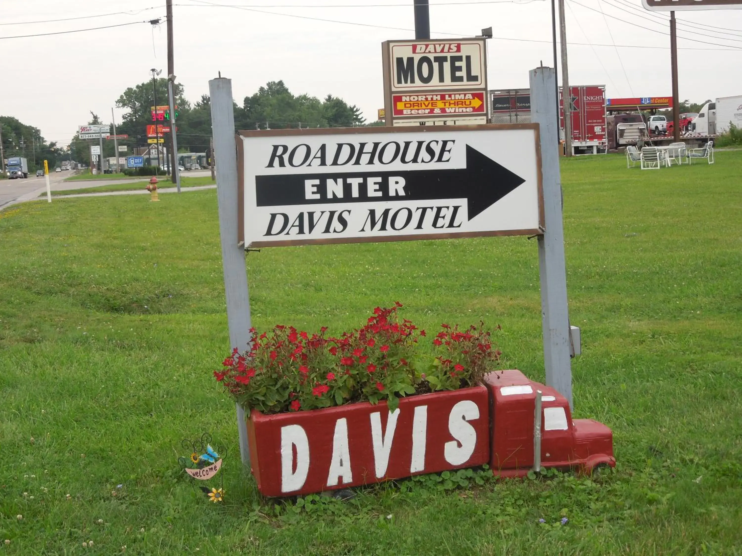 Decorative detail, Property Logo/Sign in Davis Motel