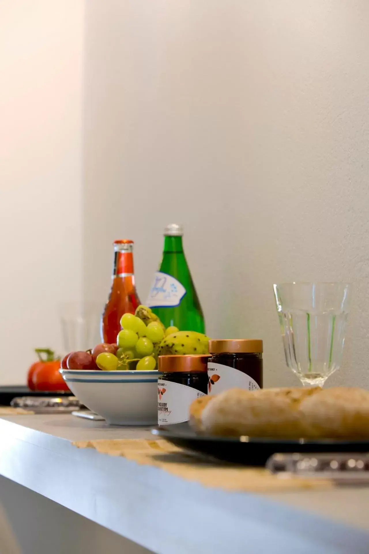 Food and drinks in LOC HOSPITALITY Urban Suites Food and drinks in LOC HOSPITALITY Urban Suites