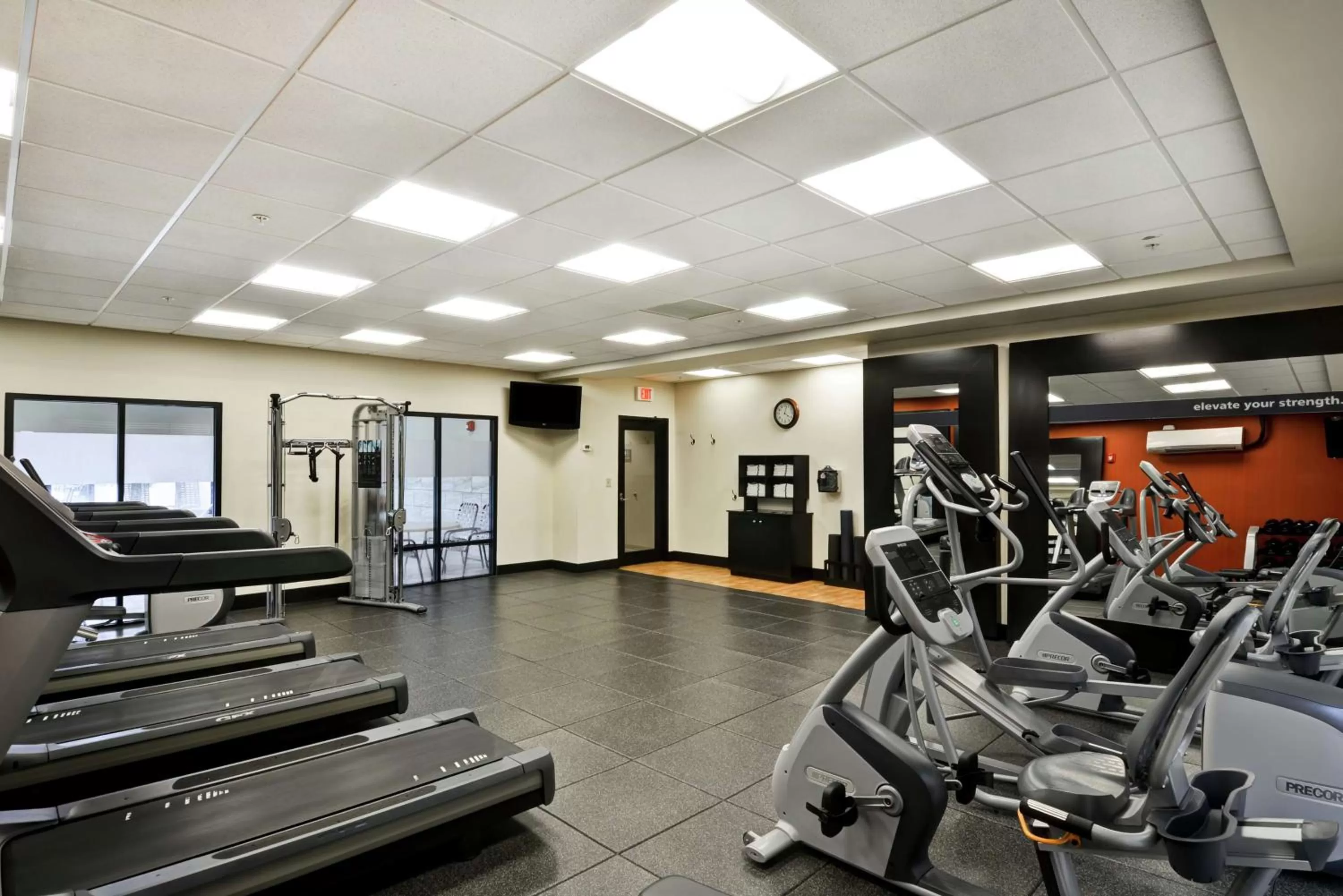 Fitness centre/facilities in Hampton Inn and Suites New Hartford/Utica