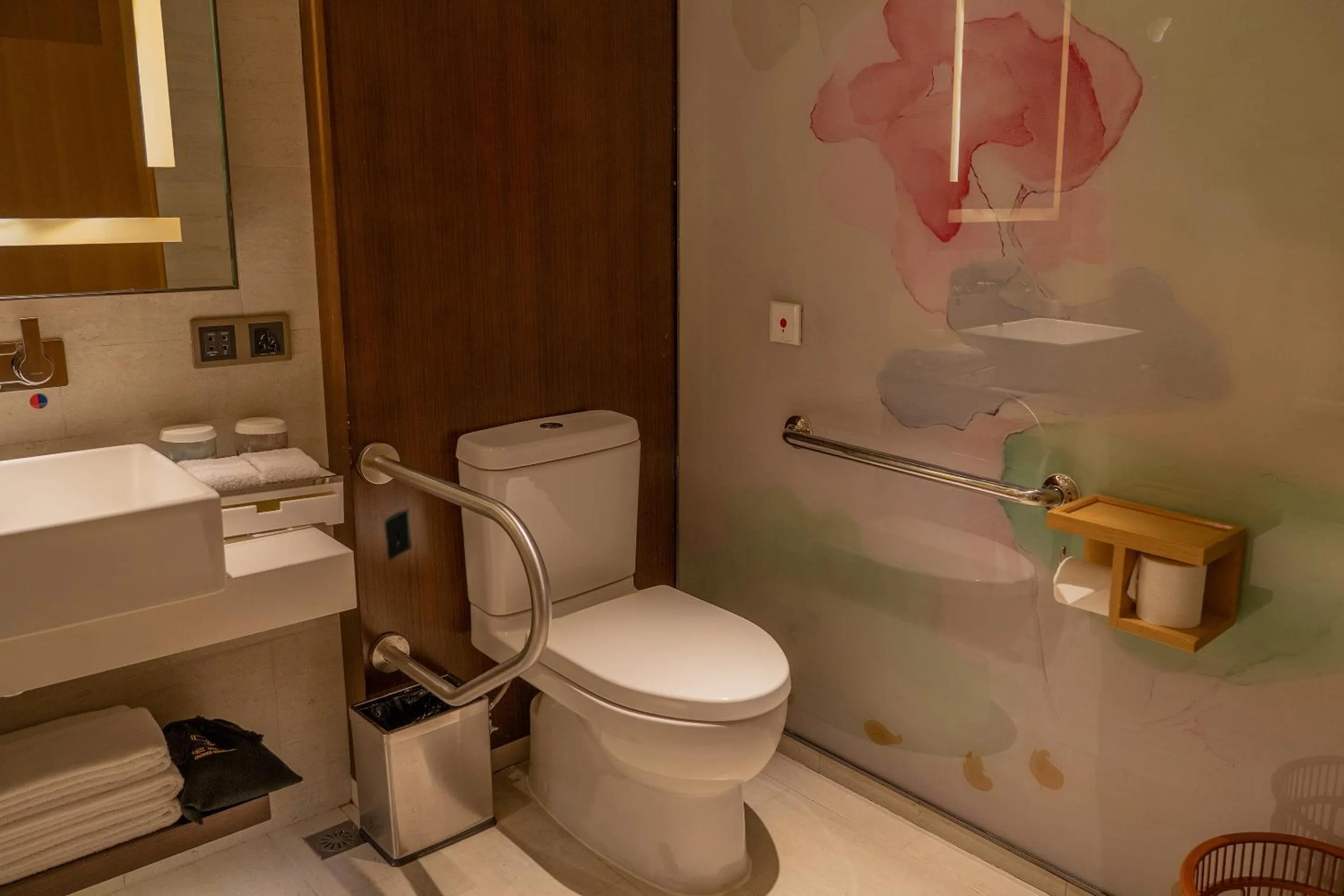 Toilet in Hilton Garden Inn Lijiang