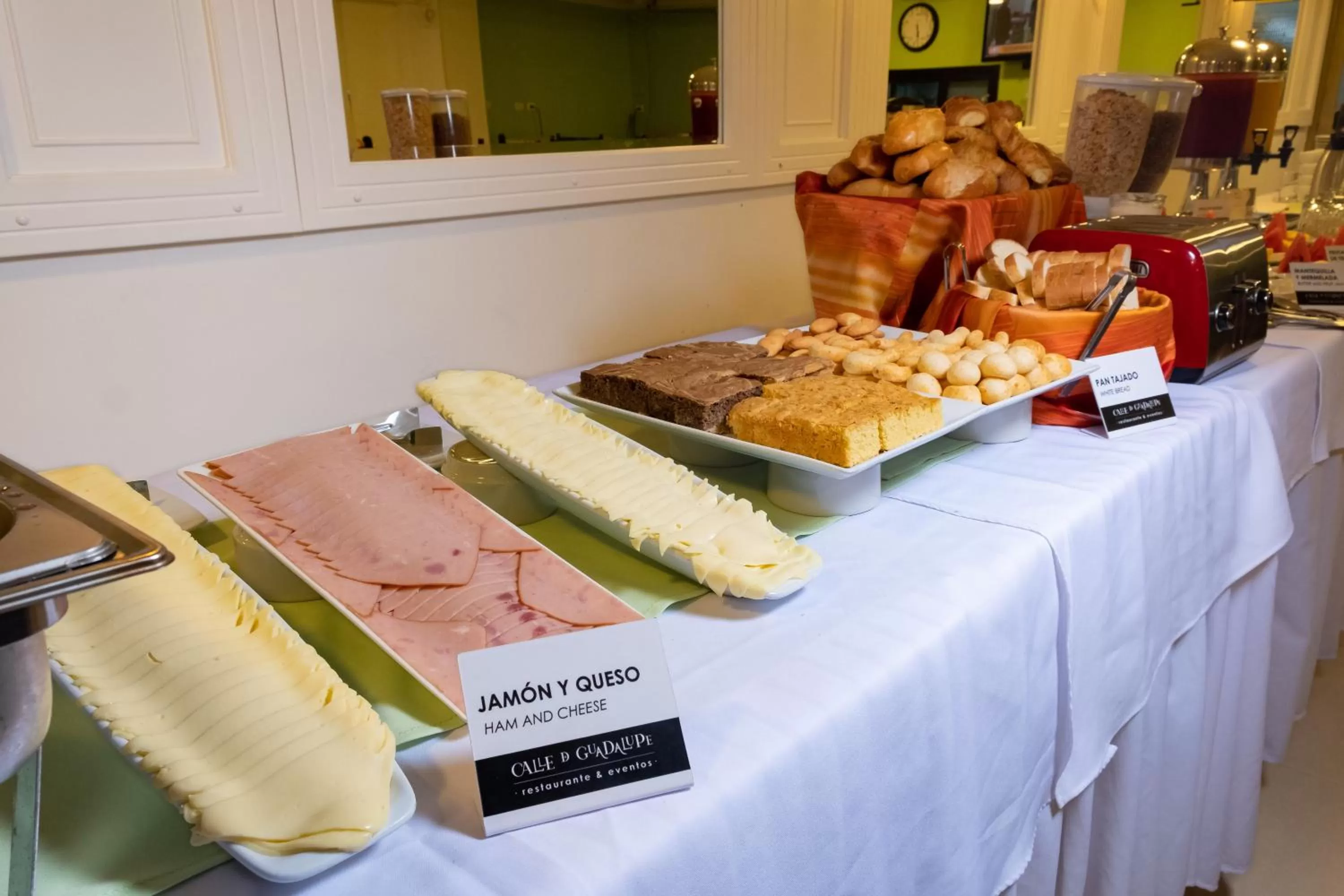 Food in Hotel Virrey Central