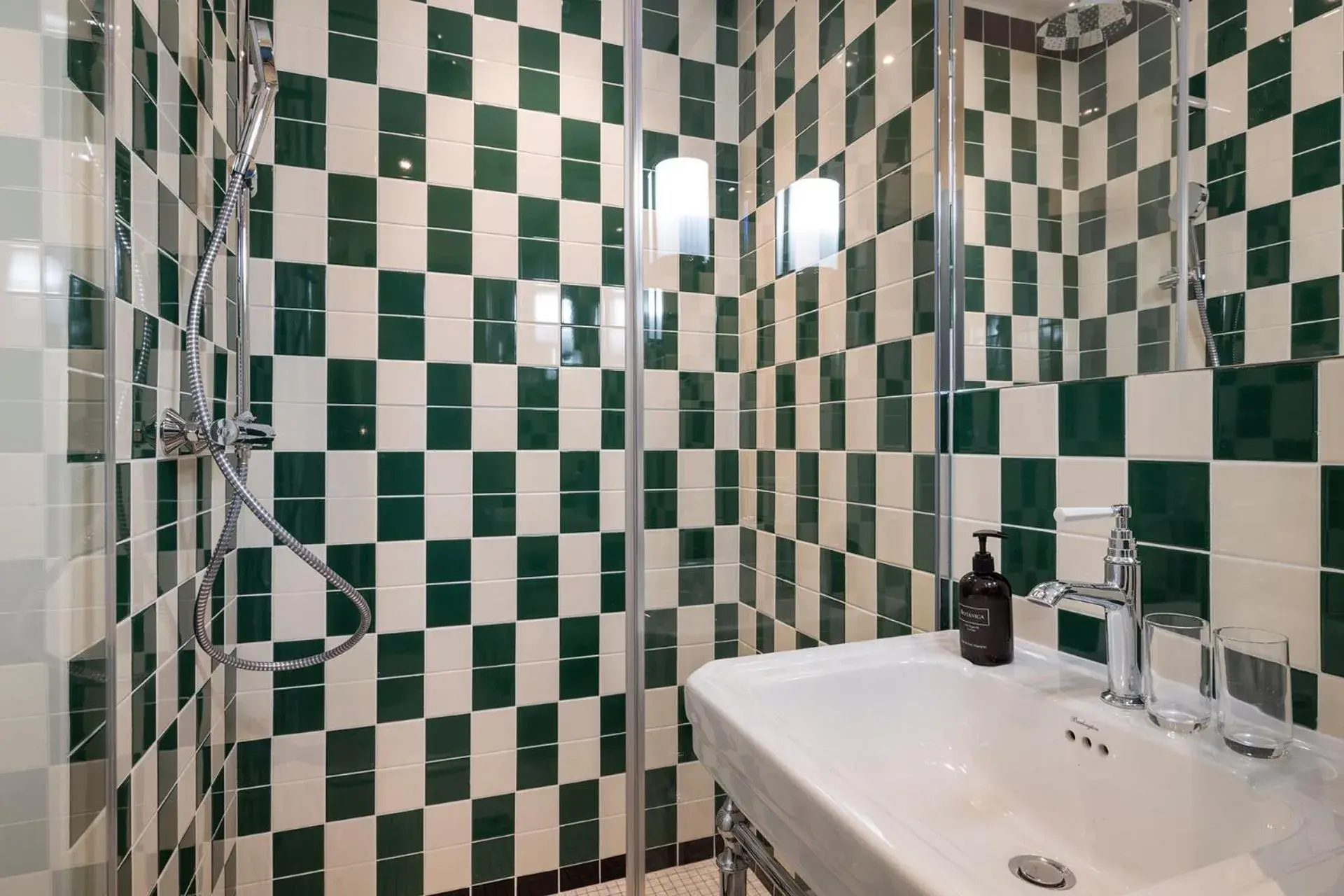 Bathroom in Hôtel du Home Moderne