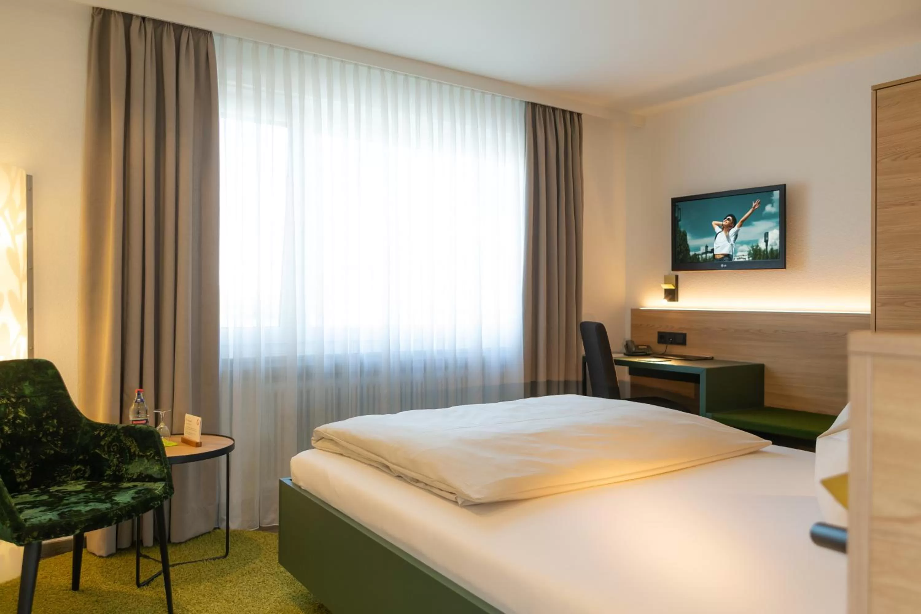 Photo of the whole room, Bed in Hotel-Restaurant Bierhäusle