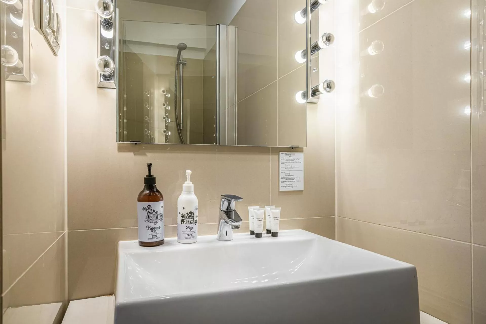 Bathroom in NOVUMHOUSE - Straszewskiego