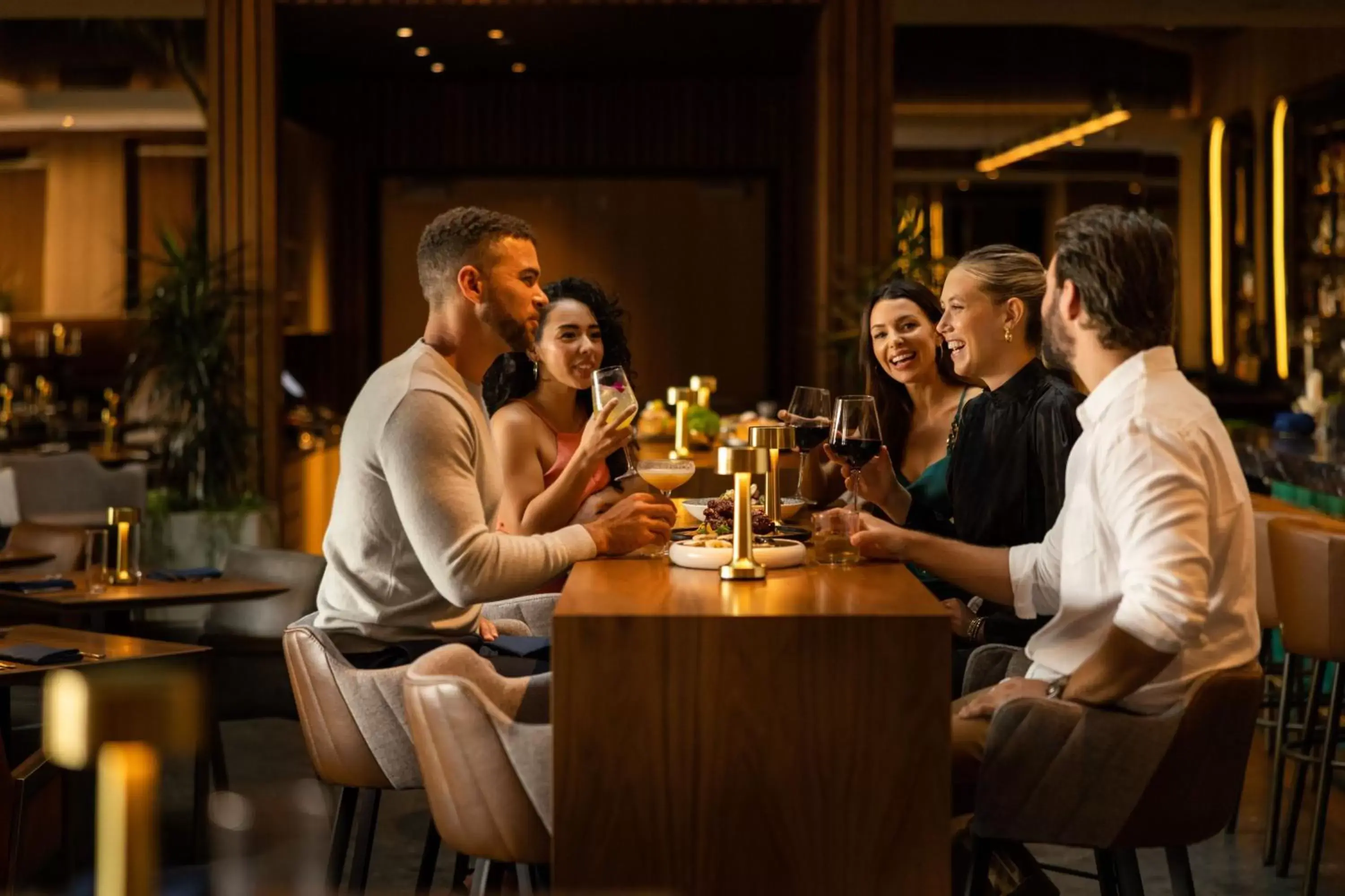 Lounge or bar in VEA Newport Beach, a Marriott Resort & Spa