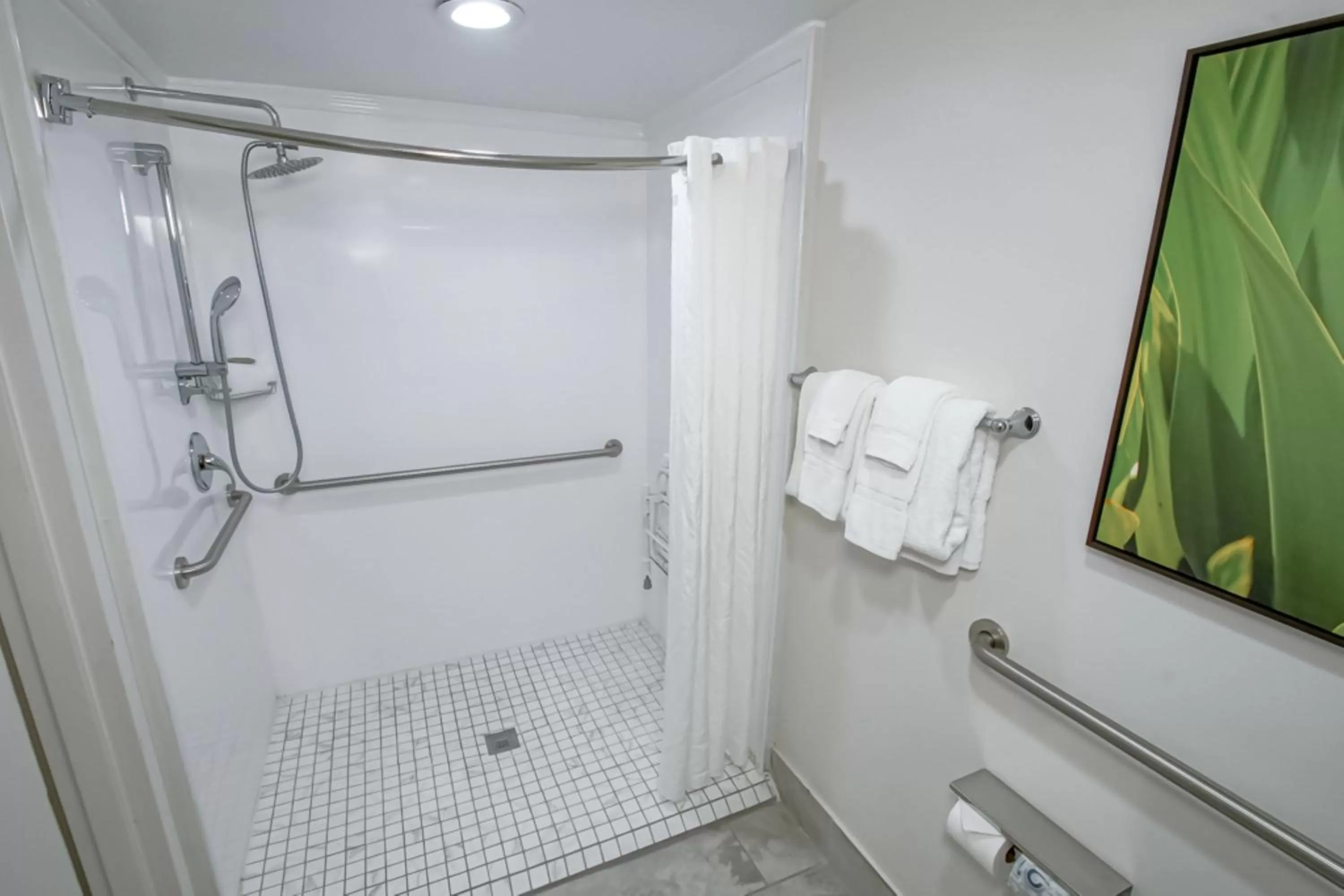 Bathroom in Country Inn & Suites by Radisson, New Orleans I-10 East, LA