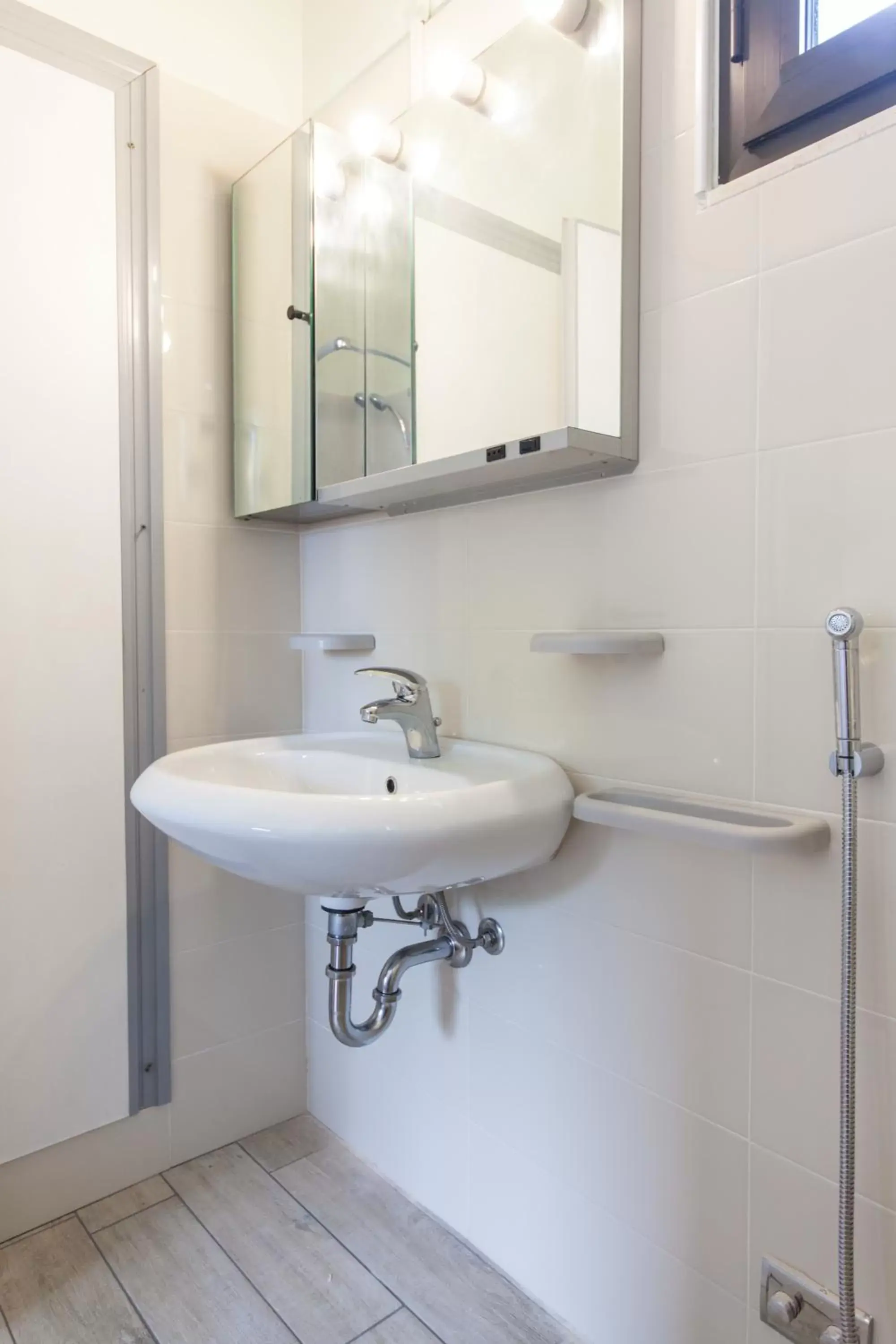 Bathroom in L'Approdo Hotel