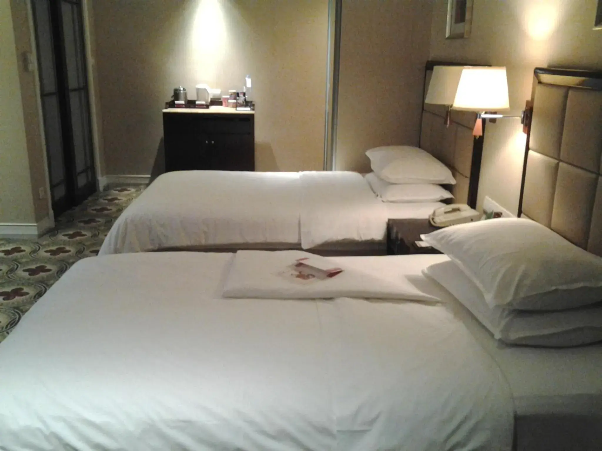Photo of the whole room, Bed in Ramada Plaza Optics Valley Hotel Wuhan (Best of Ramada Worldwide)