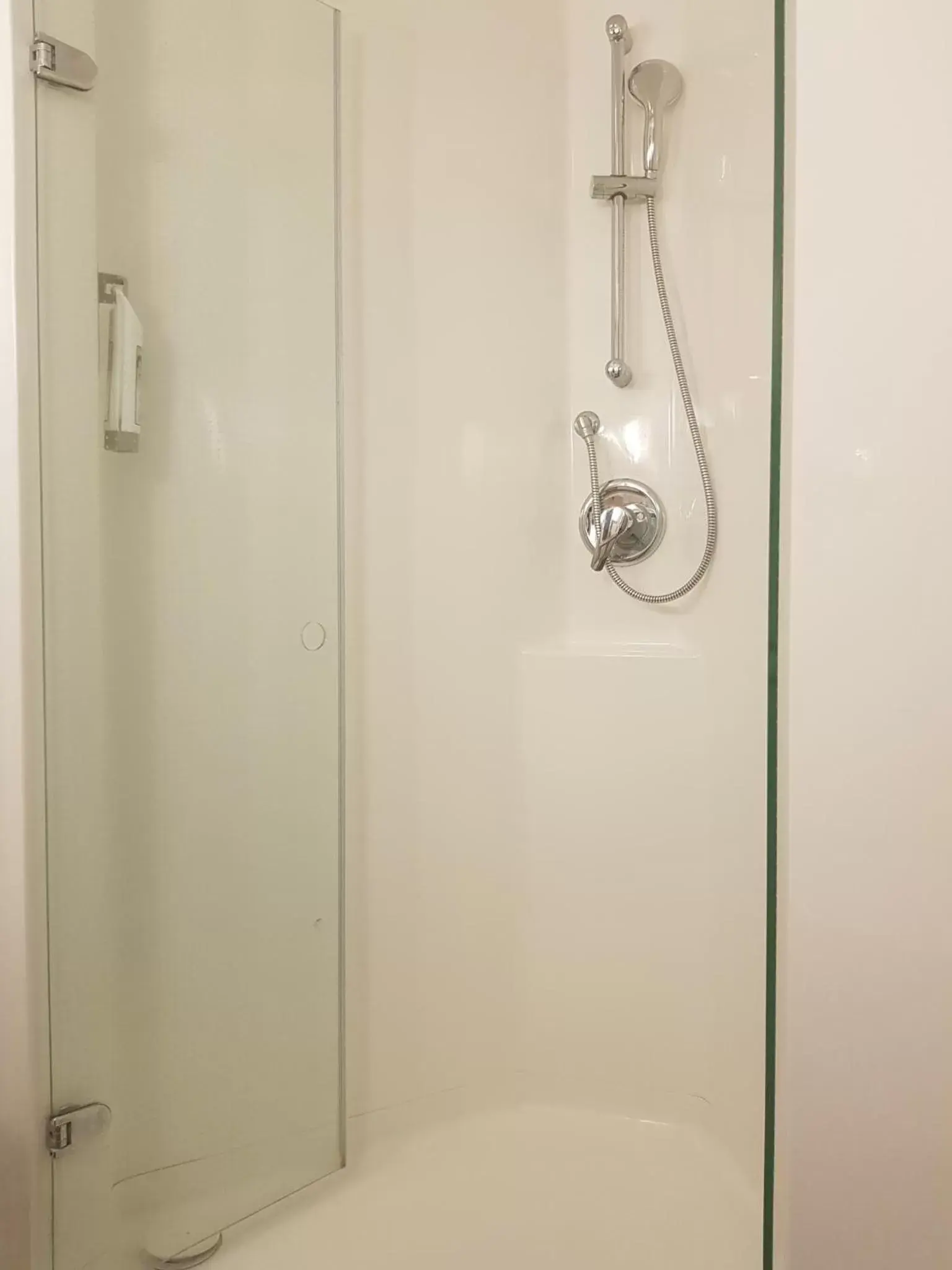 Shower, Bathroom in ibis Bristol Temple Meads