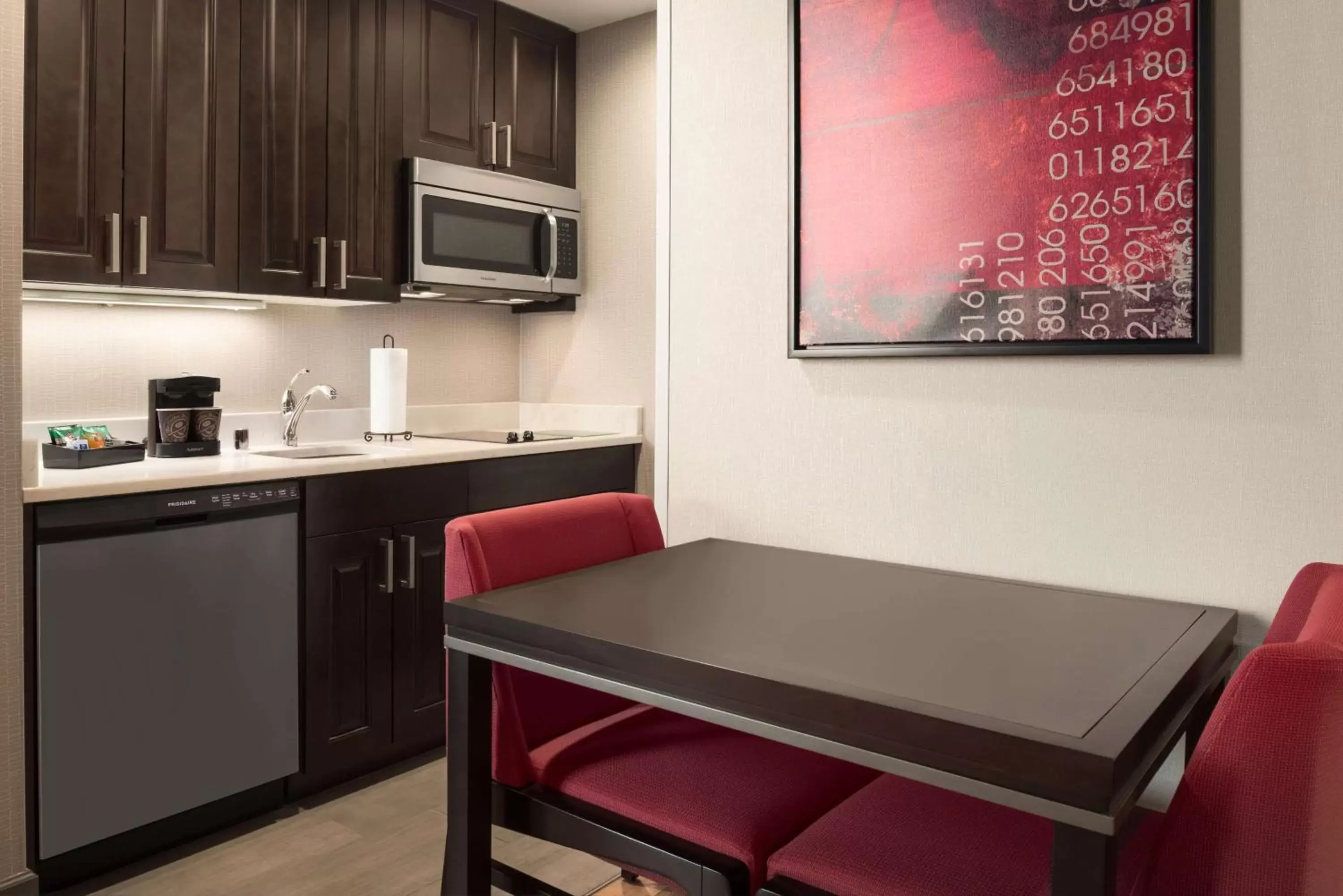 Kitchen or kitchenette, Kitchen/Kitchenette in Homewood Suites By Hilton Milwaukee Downtown