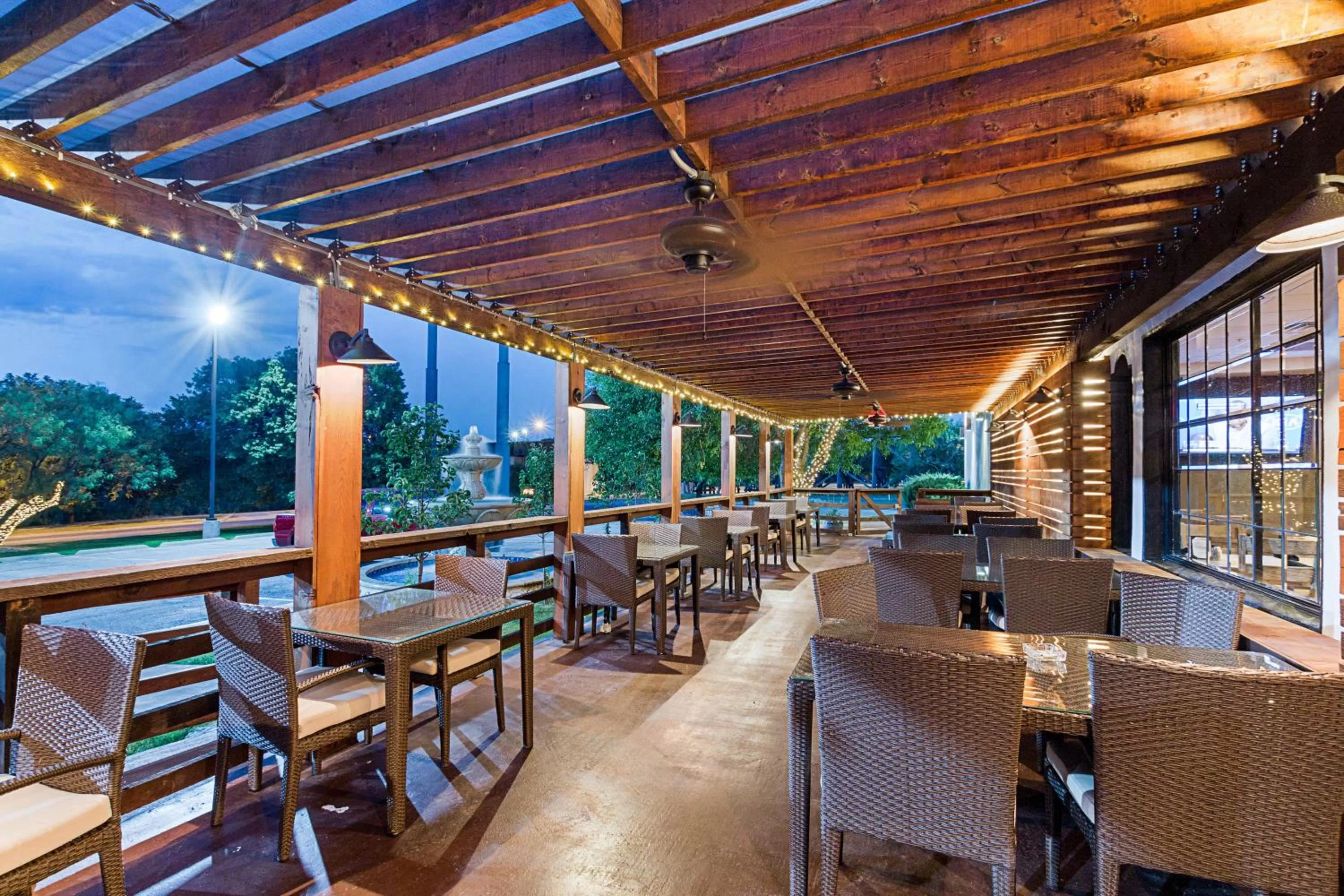 Patio in Clarion Hotel San Angelo near Convention Center