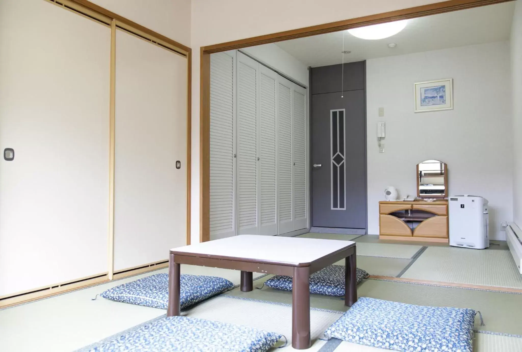 Photo of the whole room, Seating Area in Hotel Angel Grandia Echigo Nakazato