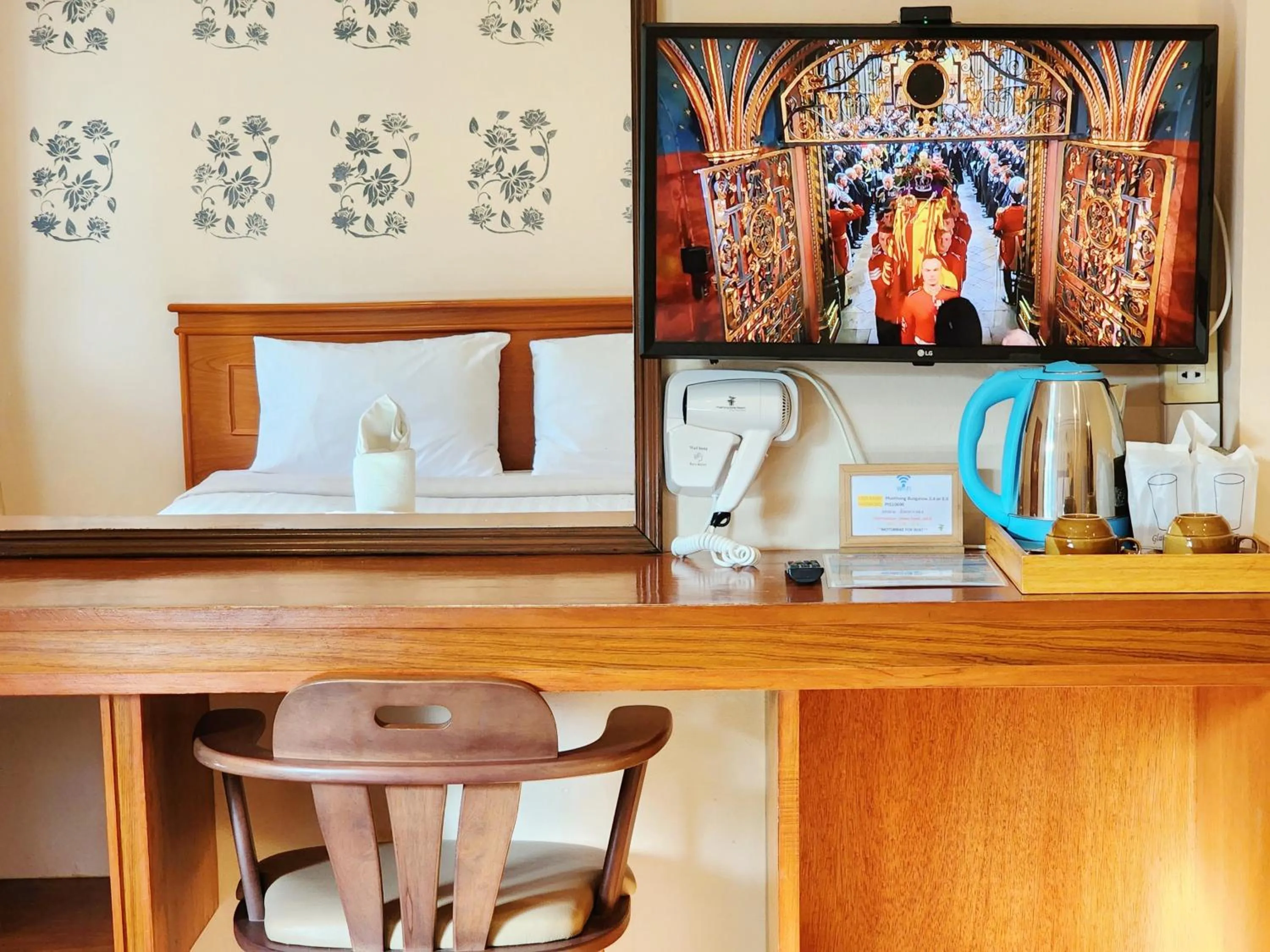 TV and multimedia in Phaithong Sotel Resort