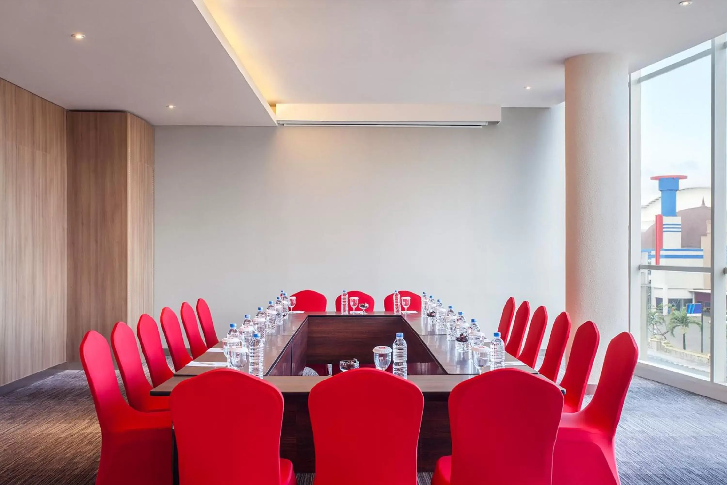 Business facilities in Ibis Manado City Center Boulevard