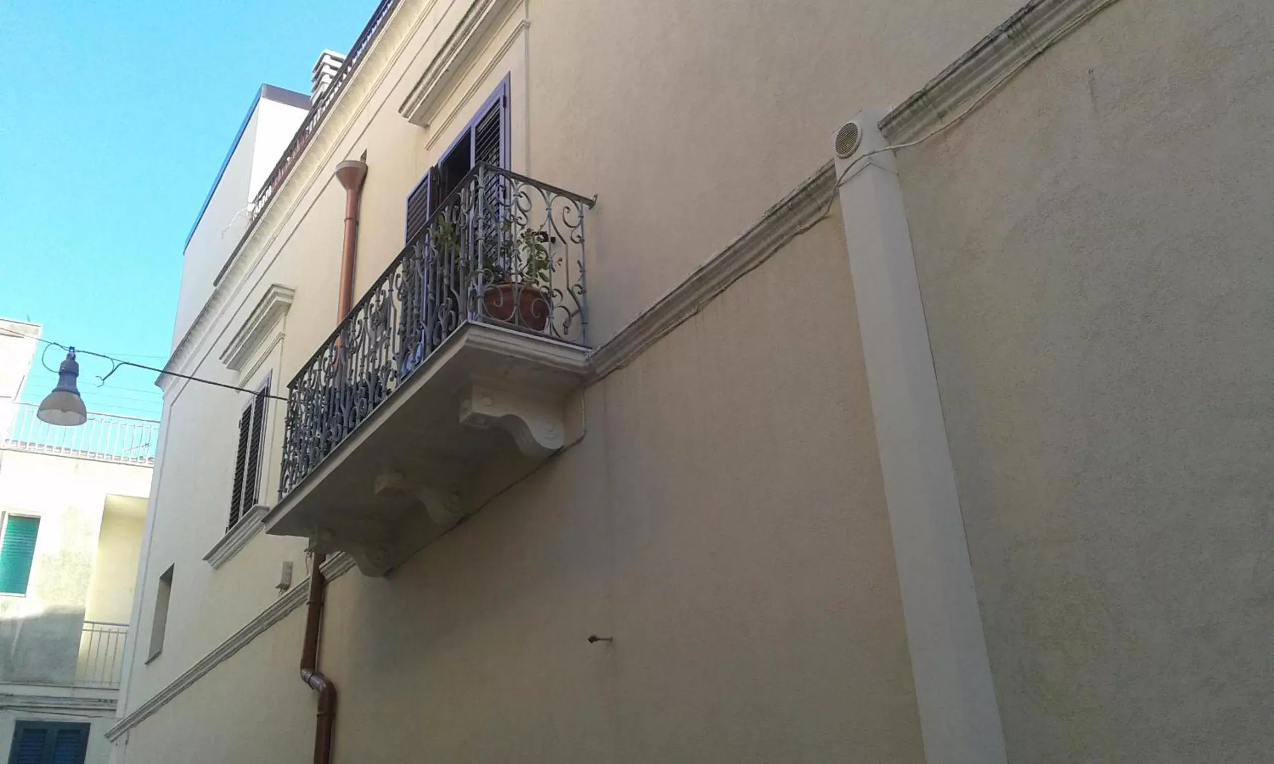 Property building, Balcony/Terrace in B&B La Volta