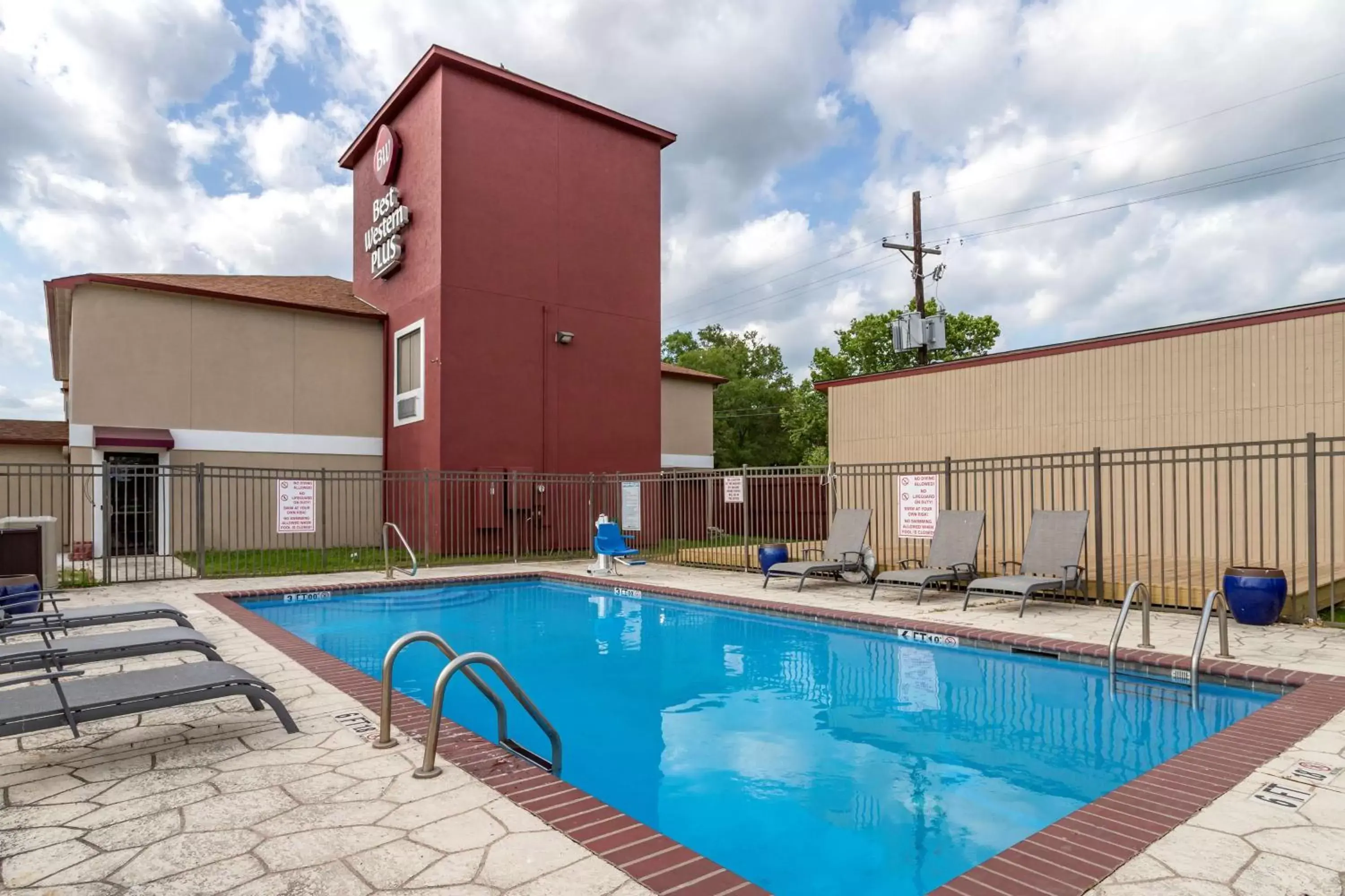 Property building, Swimming Pool in Best Western Plus Orange County